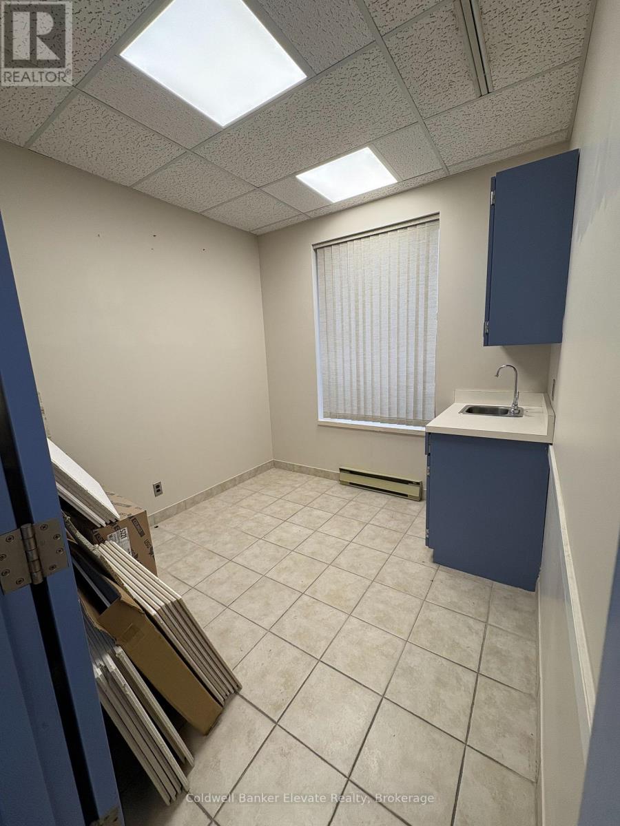 102 - 83 Mill Street, Halton Hills, Ontario  L7G 5E9 - Photo 7 - W12460984