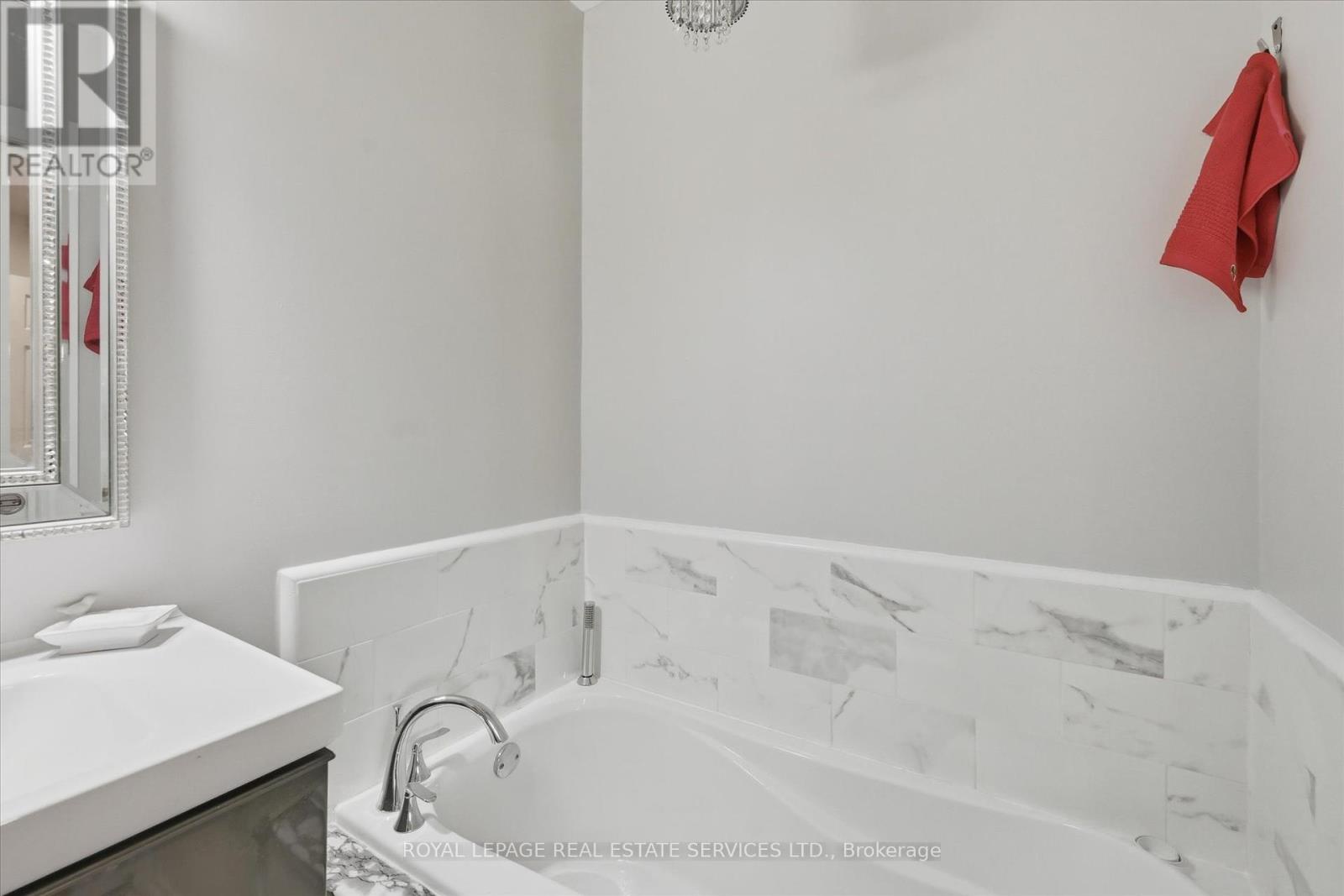 666 Cedar Avenue, Burlington, Ontario  L7T 2R5 - Photo 28 - W12460993