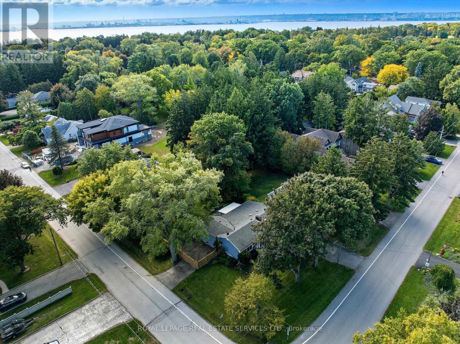 666 Cedar Avenue, Burlington, Ontario  L7T 2R5 - Photo 42 - W12460993