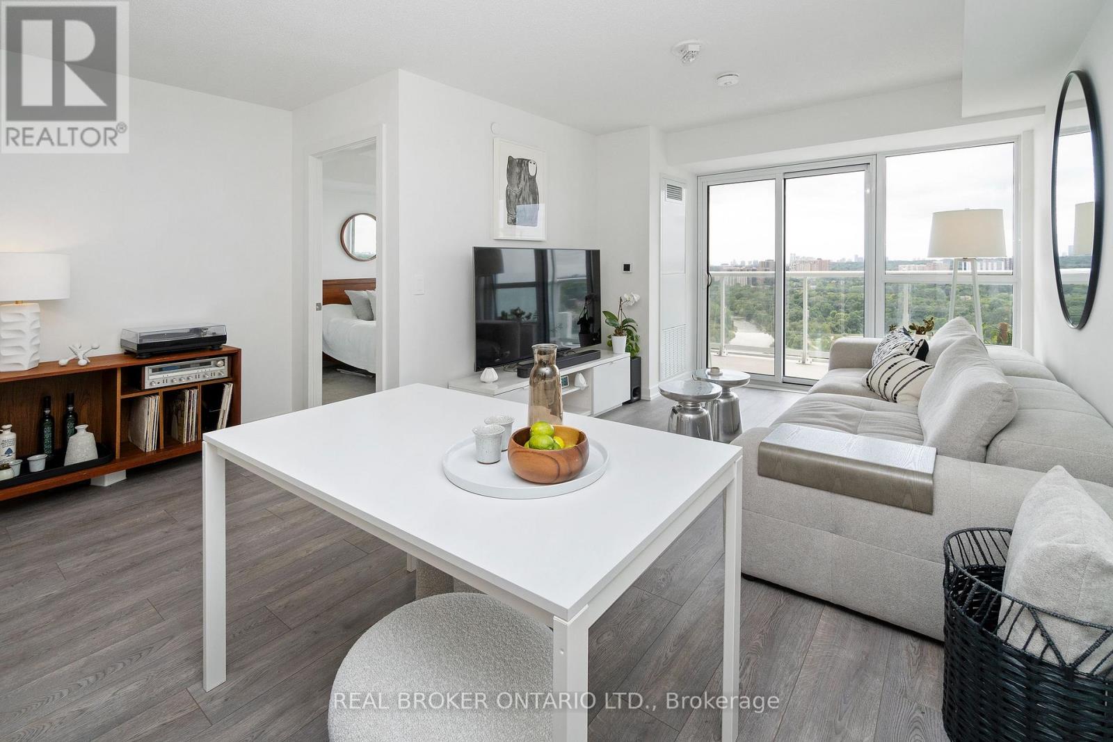 10 Wilby Crescent, Toronto, Ontario  M9N 1E5 - Photo 17 - W12460996