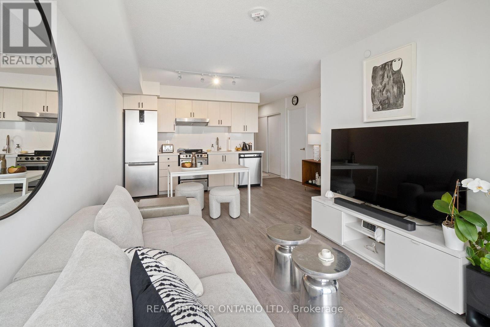 10 Wilby Crescent, Toronto, Ontario  M9N 1E5 - Photo 24 - W12460996