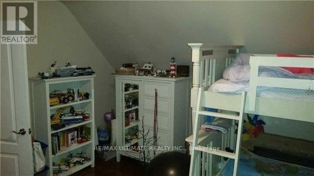 19 Donalbert Road, Toronto, Ontario  M9B 2E6 - Photo 8 - W12460999