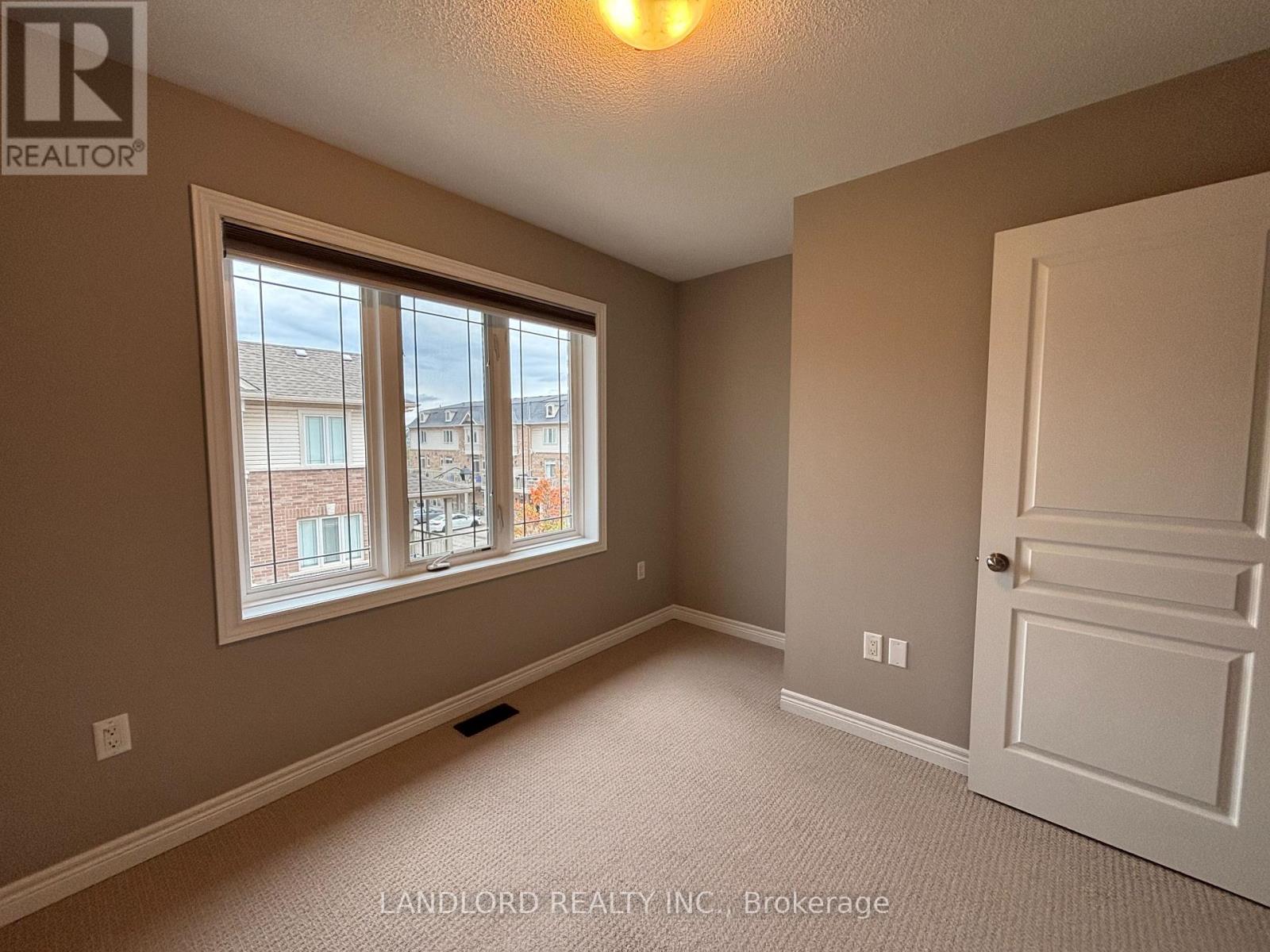 653 Pisa Common, Burlington, Ontario  L7L 0G7 - Photo 12 - W12461000