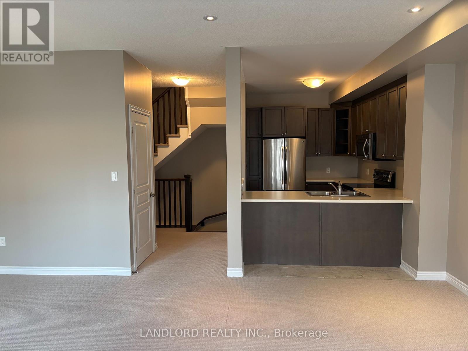 653 Pisa Common, Burlington, Ontario  L7L 0G7 - Photo 2 - W12461000