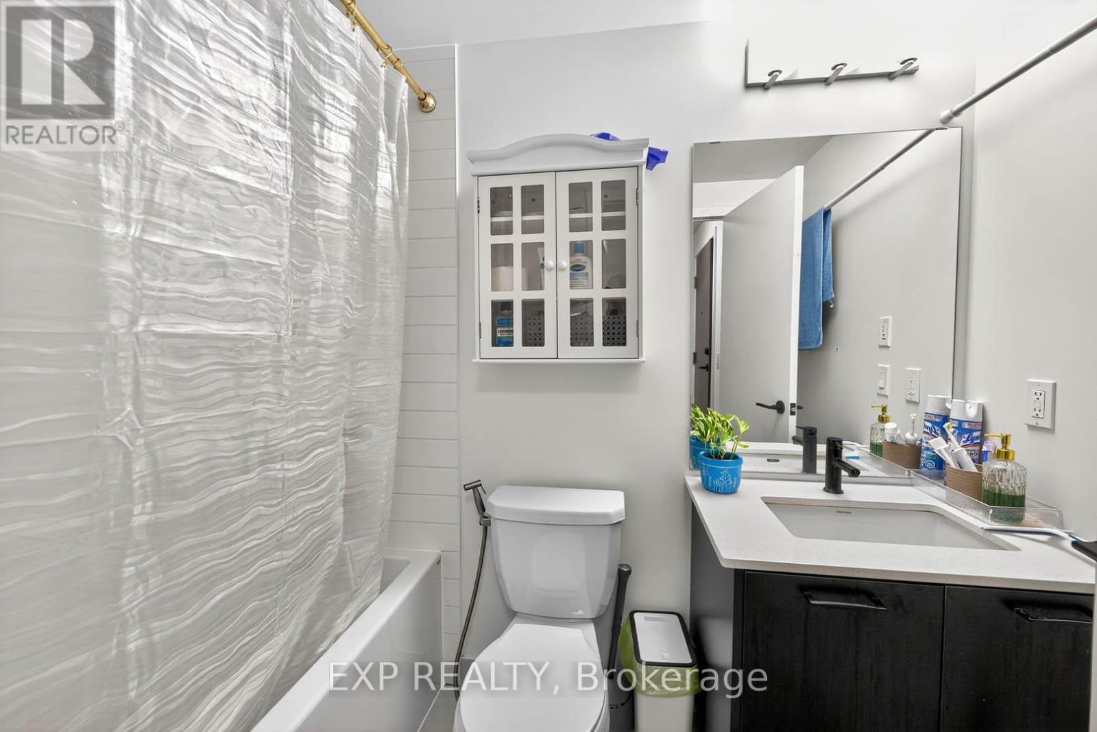 813 - 2300 St Clair Avenue W, Toronto, Ontario  M6N 1K8 - Photo 20 - W12461014