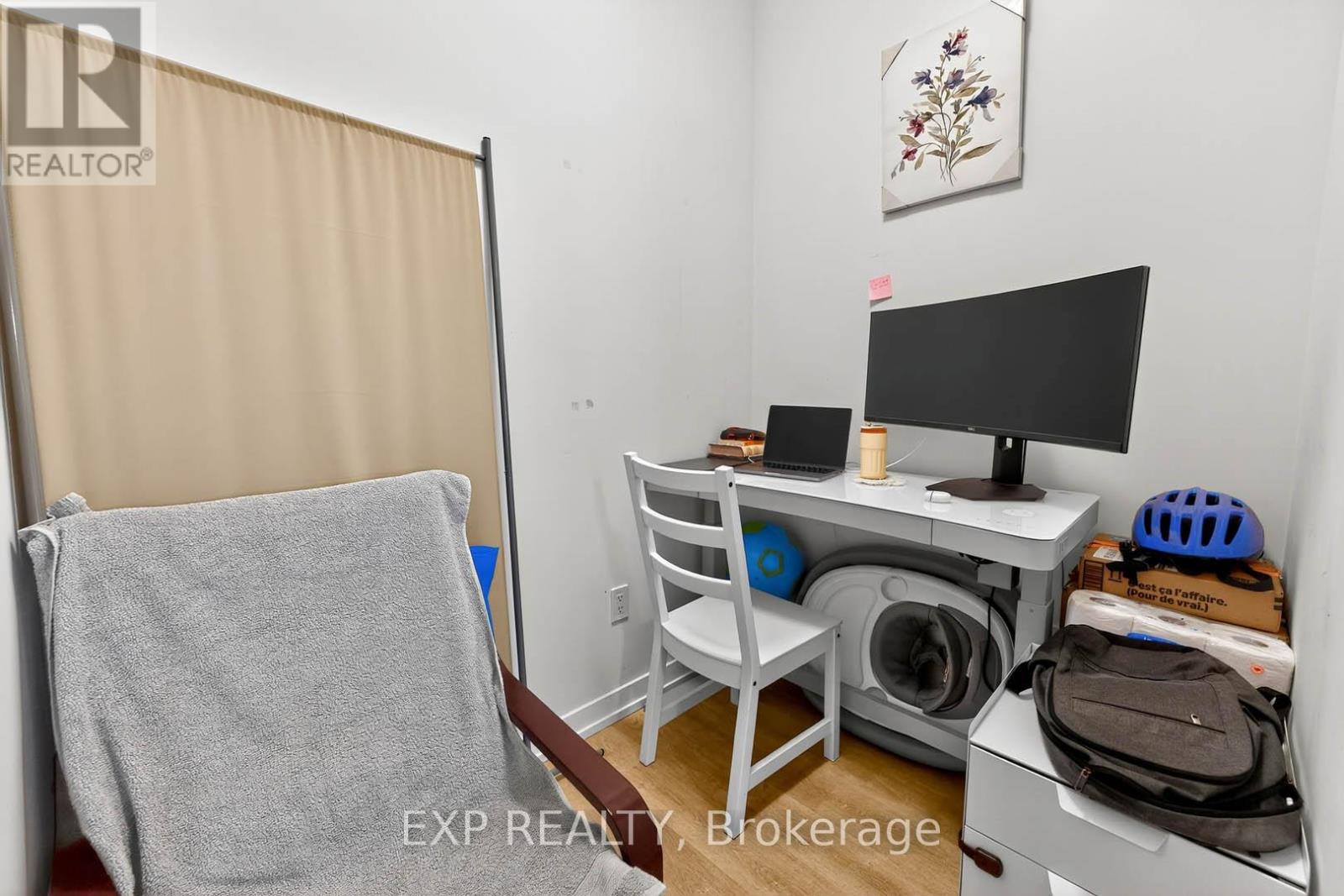 813 - 2300 St Clair Avenue W, Toronto, Ontario  M6N 1K8 - Photo 21 - W12461014
