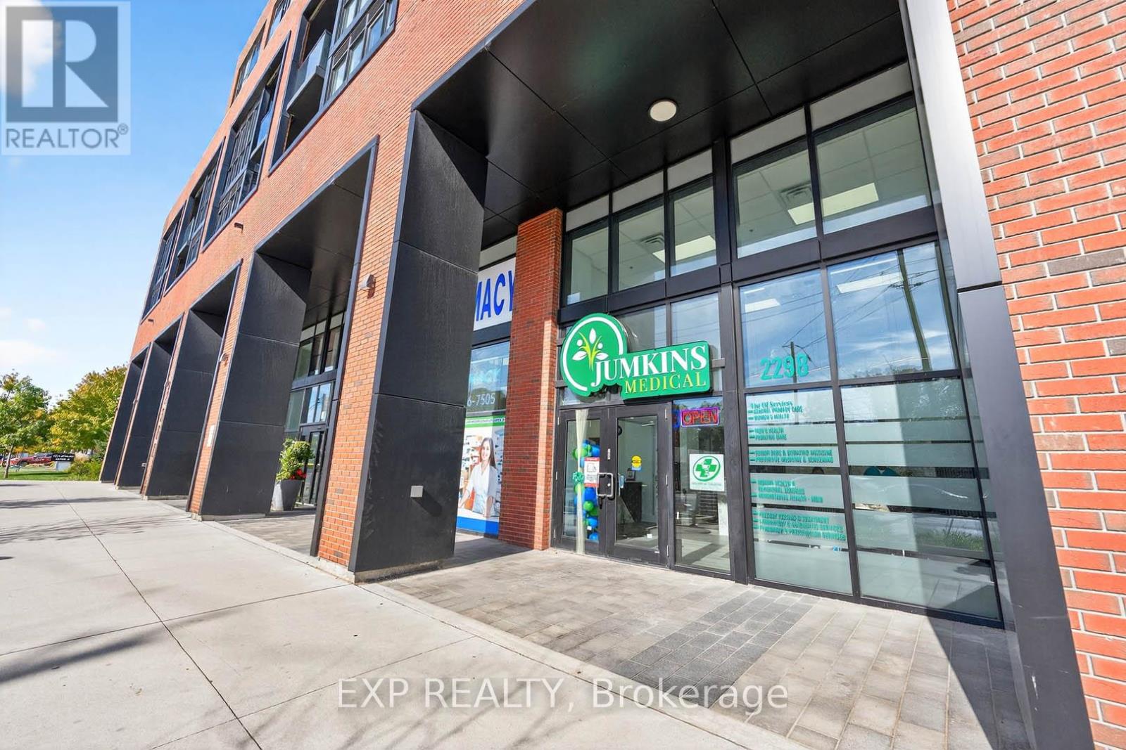 813 - 2300 St Clair Avenue W, Toronto, Ontario  M6N 1K8 - Photo 28 - W12461014