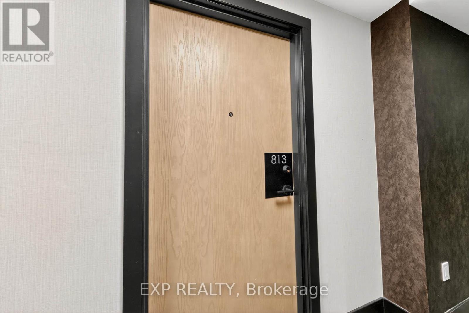 813 - 2300 St Clair Avenue W, Toronto, Ontario  M6N 1K8 - Photo 6 - W12461014