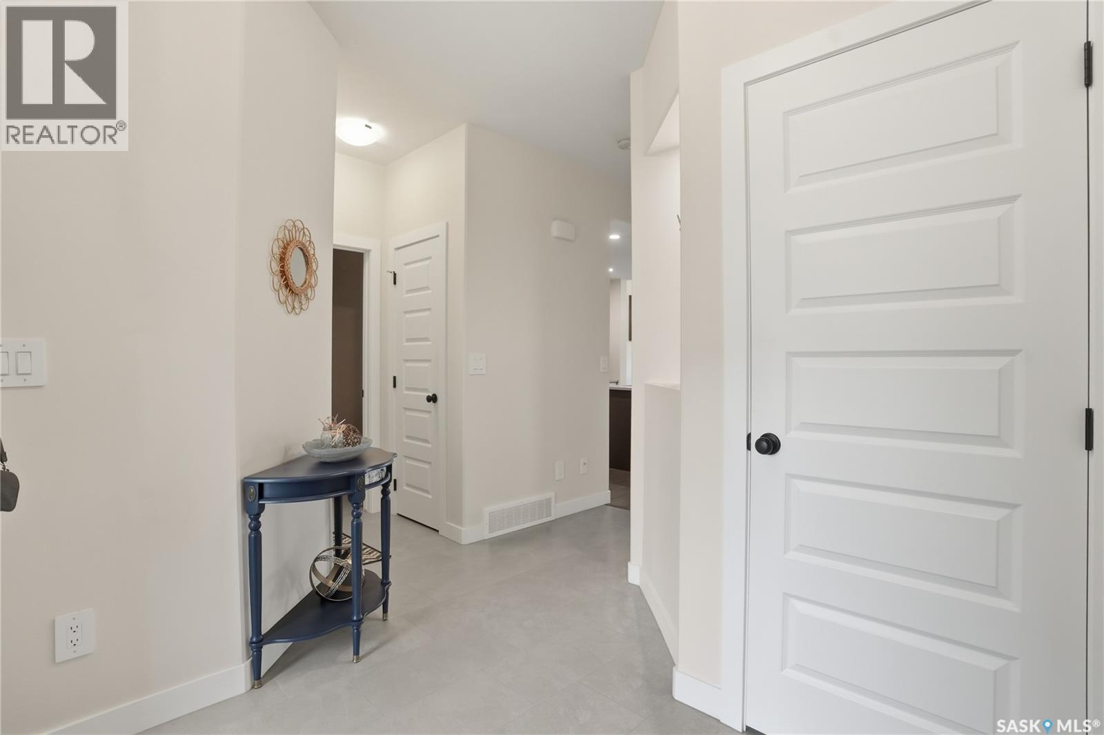 832 Brighton Gate, Saskatoon, Saskatchewan  S7V 1L3 - Photo 3 - SK020789
