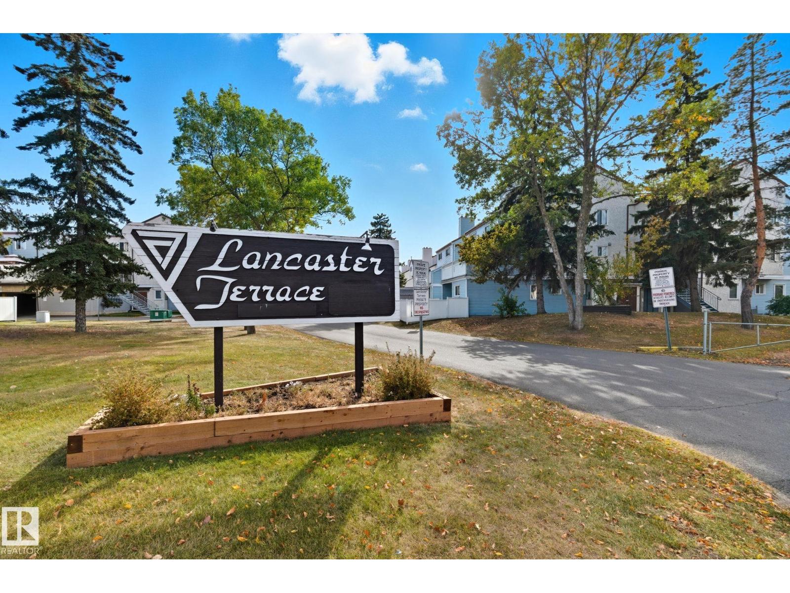 181 Lancaster Tc Nw, Edmonton, Alberta  T5X 5T1 - Photo 2 - E4462013