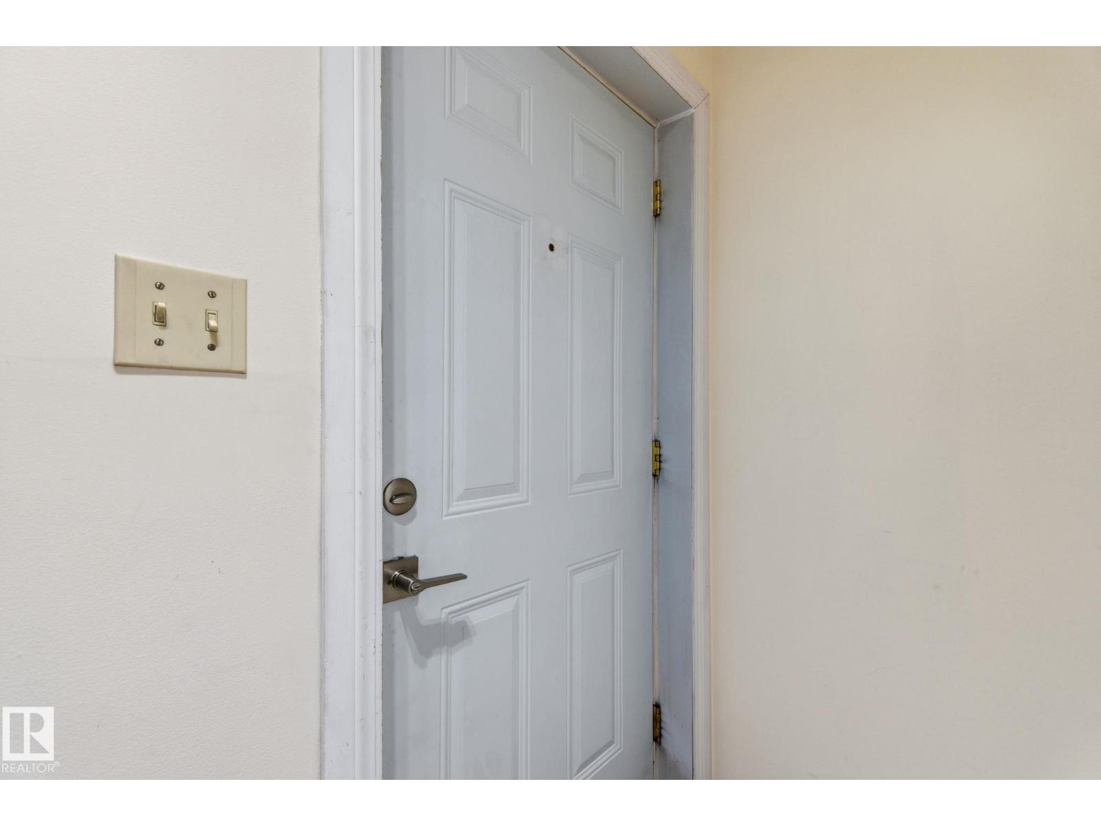 181 Lancaster Tc Nw, Edmonton, Alberta  T5X 5T1 - Photo 4 - E4462013