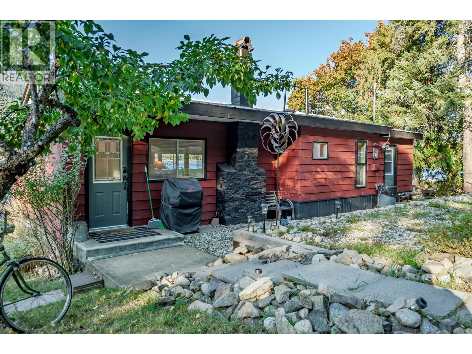 7635 Ross Road, Nelson, British Columbia  V1L 6R5 - Photo 5 - 10365616