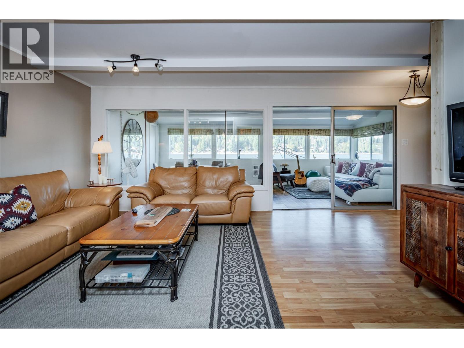 7635 Ross Road, Nelson, British Columbia  V1L 6R5 - Photo 17 - 10365616