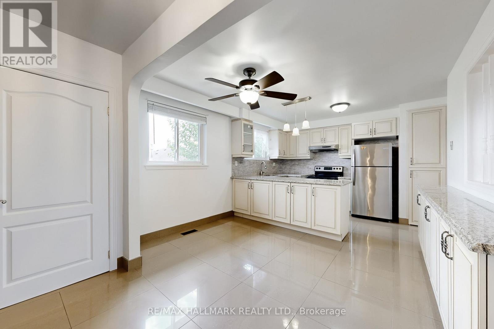 154 Shoreham Drive, Toronto, Ontario  M3N 1T2 - Photo 15 - W12460414