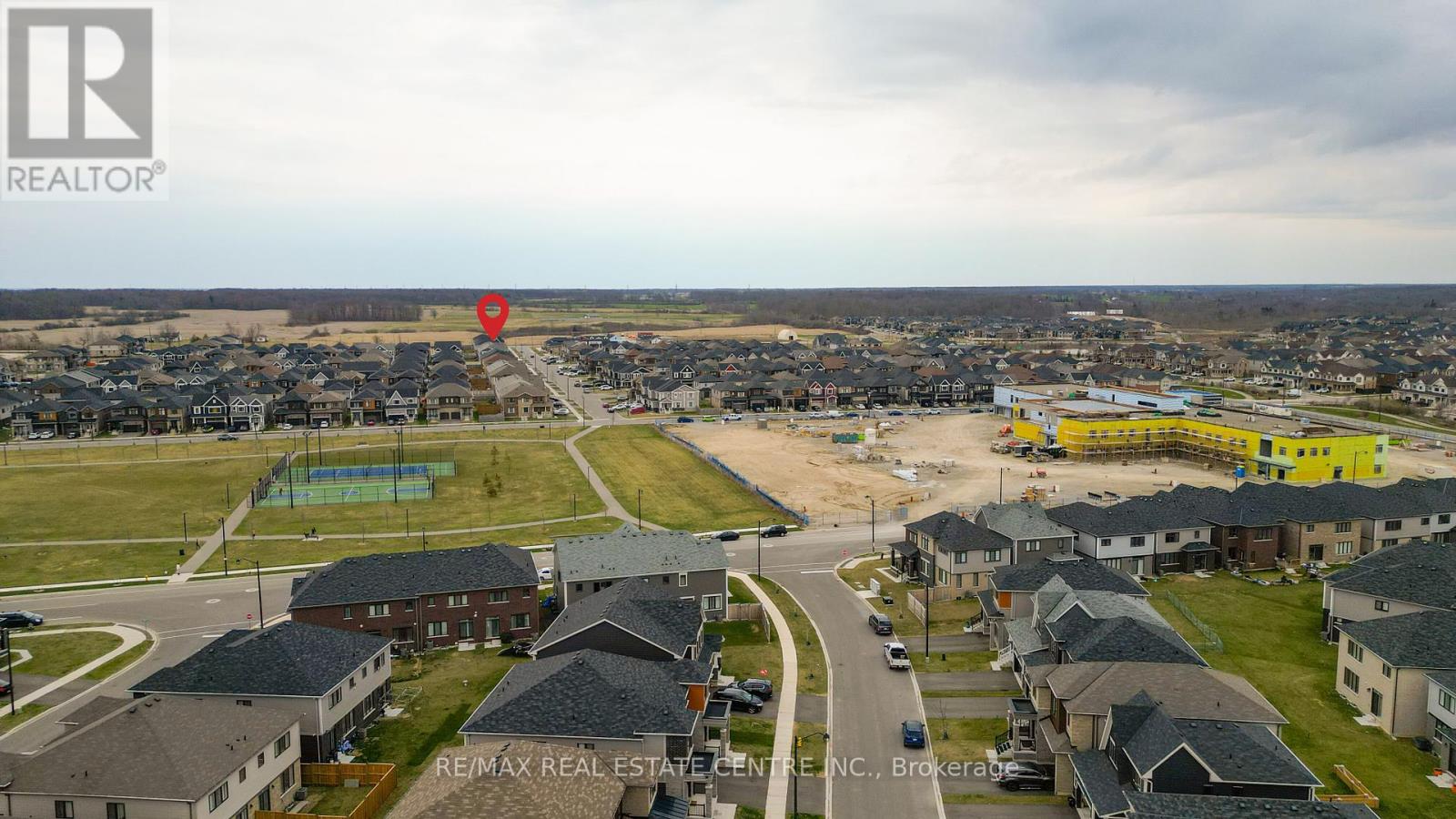 22 Oaktree Drive, Haldimand, Ontario  N3W 0E6 - Photo 2 - X12460982