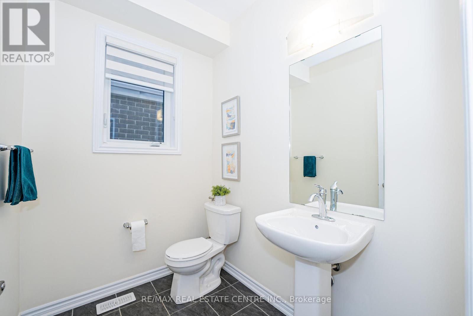22 Oaktree Drive, Haldimand, Ontario  N3W 0E6 - Photo 20 - X12460982