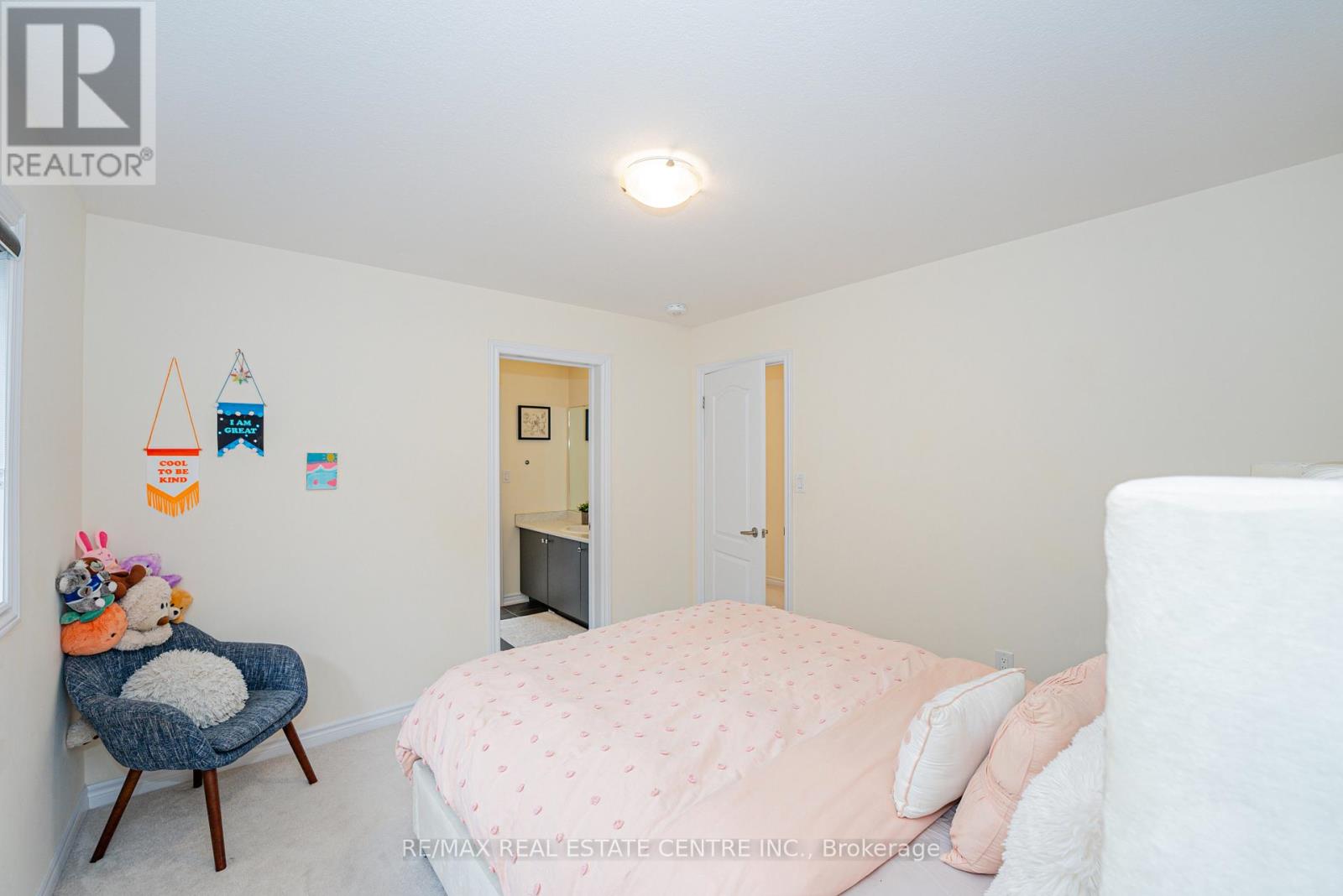 22 Oaktree Drive, Haldimand, Ontario  N3W 0E6 - Photo 32 - X12460982
