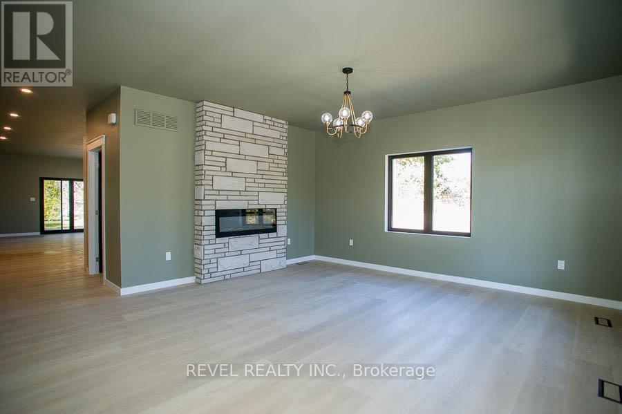 7 Scott Drive, Norfolk, Ontario  N0A 1N7 - Photo 4 - X12461020