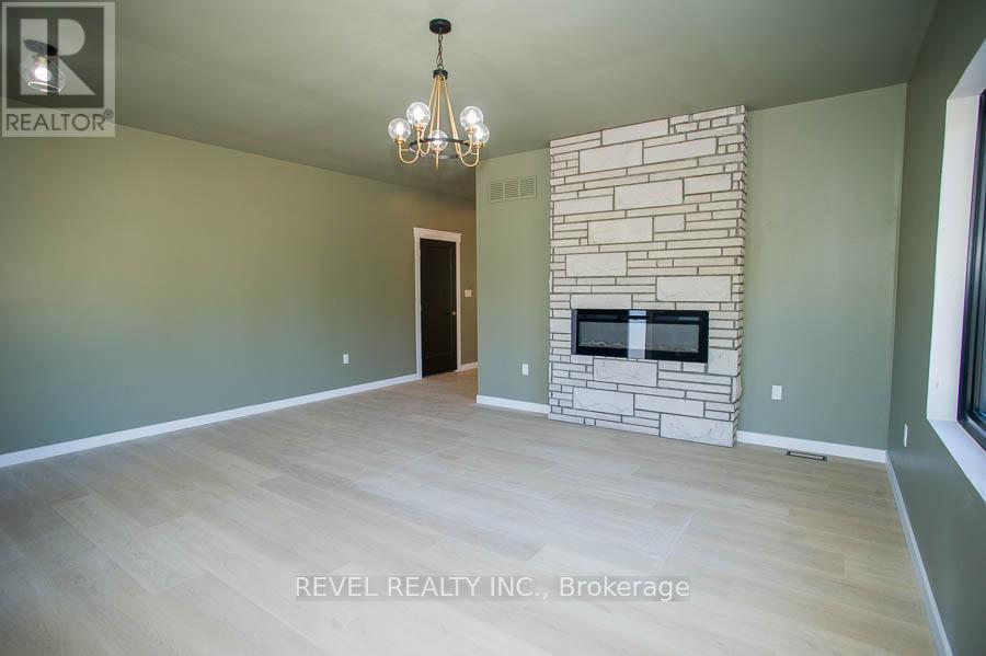 7 Scott Drive, Norfolk, Ontario  N0A 1N7 - Photo 5 - X12461020