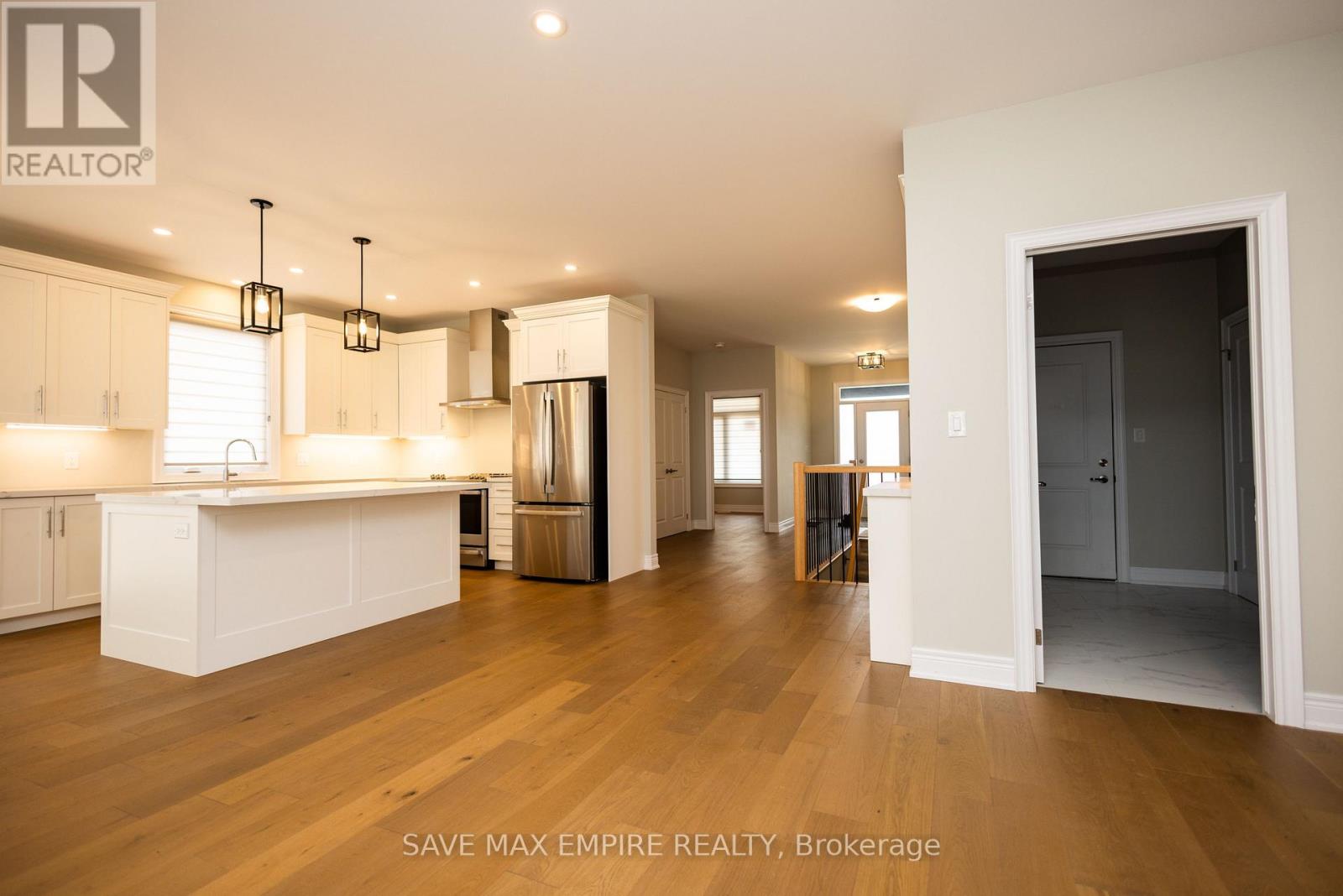 3580 Canfield Crescent, Fort Erie, Ontario  L0S 1S0 - Photo 4 - X12461024