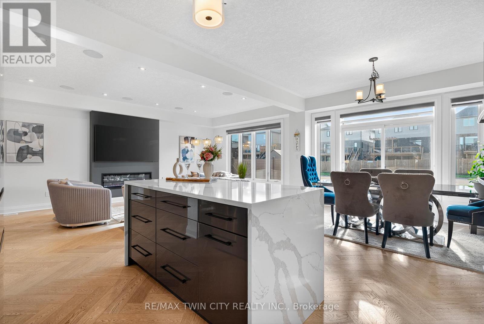 296 Raspberry Place, Waterloo, Ontario  N2V 0H3 - Photo 15 - X12461037