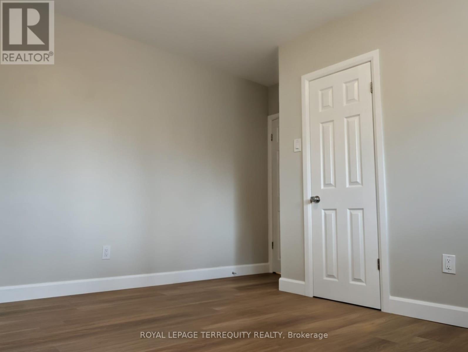 5 Bertram Drive, Hamilton, Ontario  L9H 4T1 - Photo 11 - X12460390