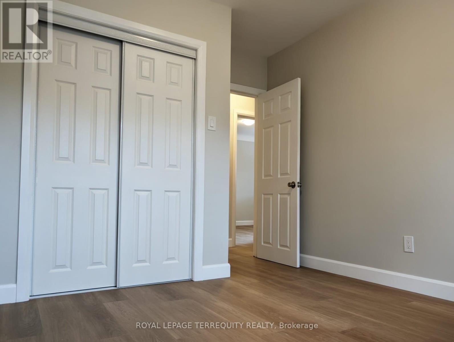 5 Bertram Drive, Hamilton, Ontario  L9H 4T1 - Photo 6 - X12460390