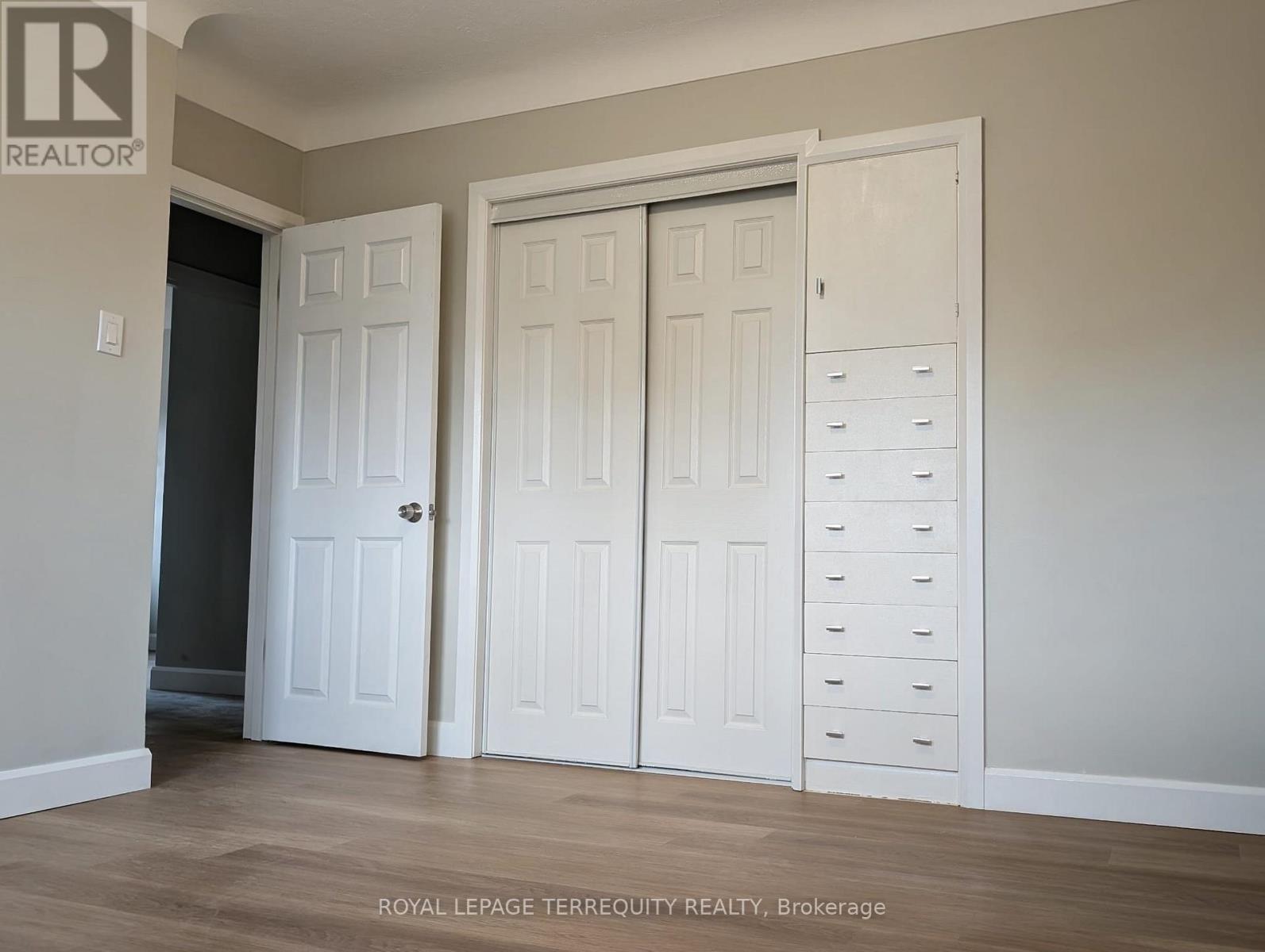 5 Bertram Drive, Hamilton, Ontario  L9H 4T1 - Photo 8 - X12460390