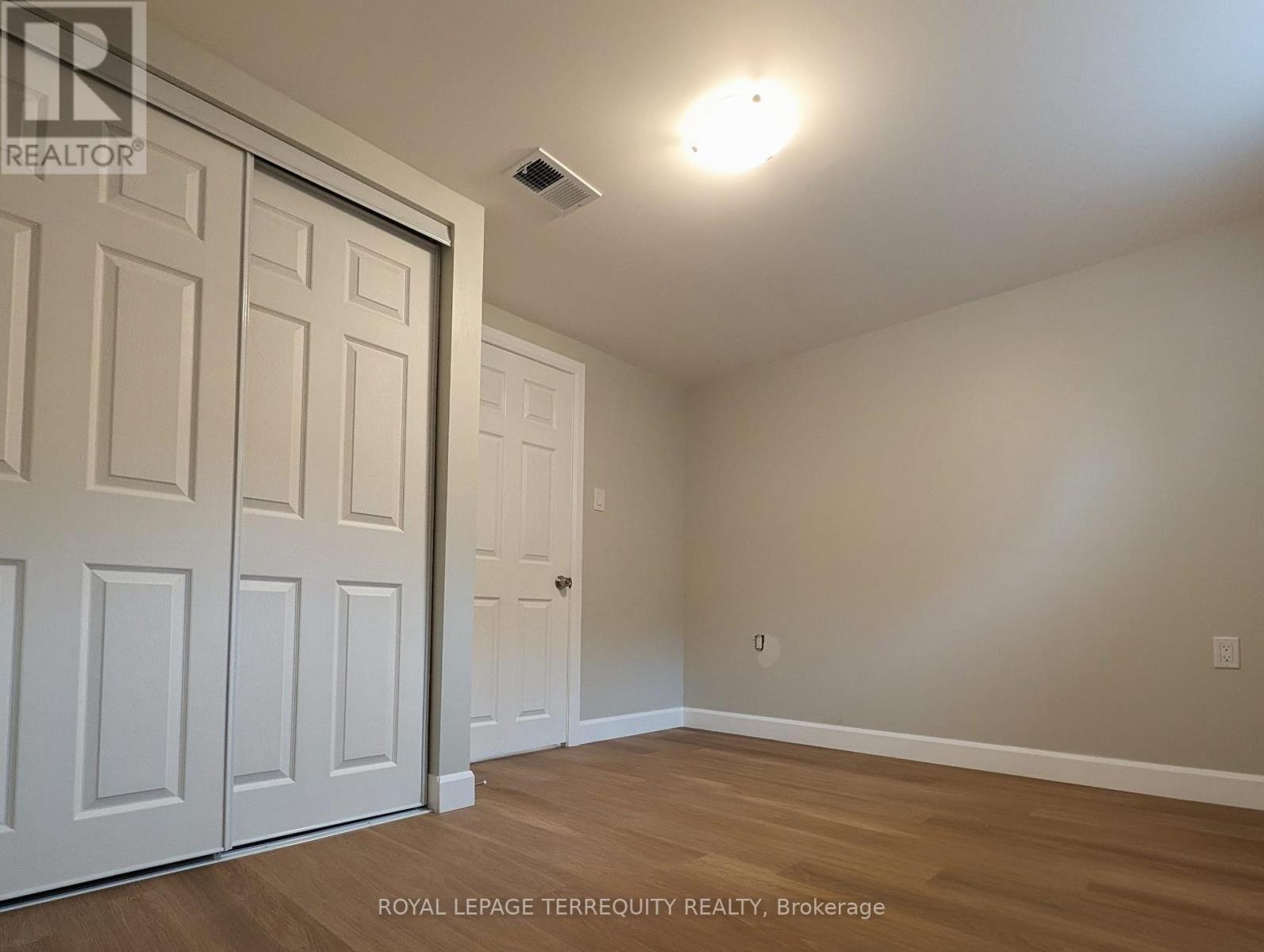 5 Bertram Drive, Hamilton, Ontario  L9H 4T1 - Photo 7 - X12460390