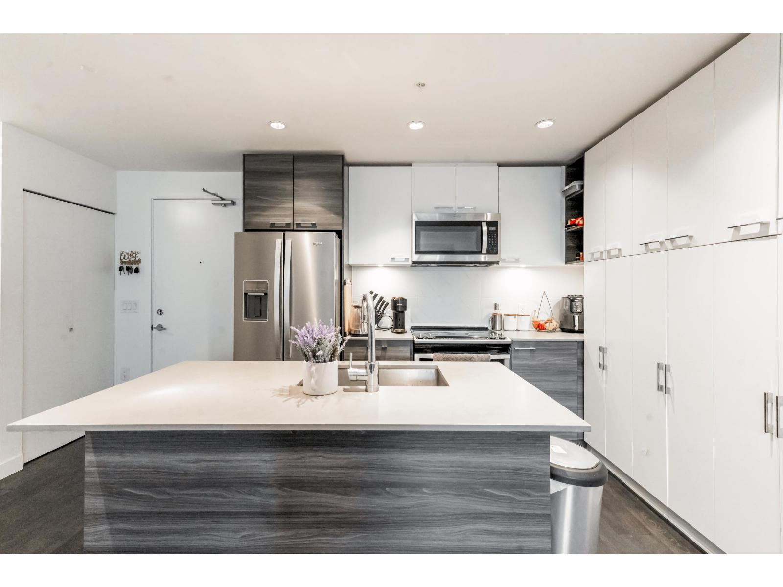 408 10603 140 Street, Surrey, British Columbia  V3T 0M8 - Photo 2 - R3056816