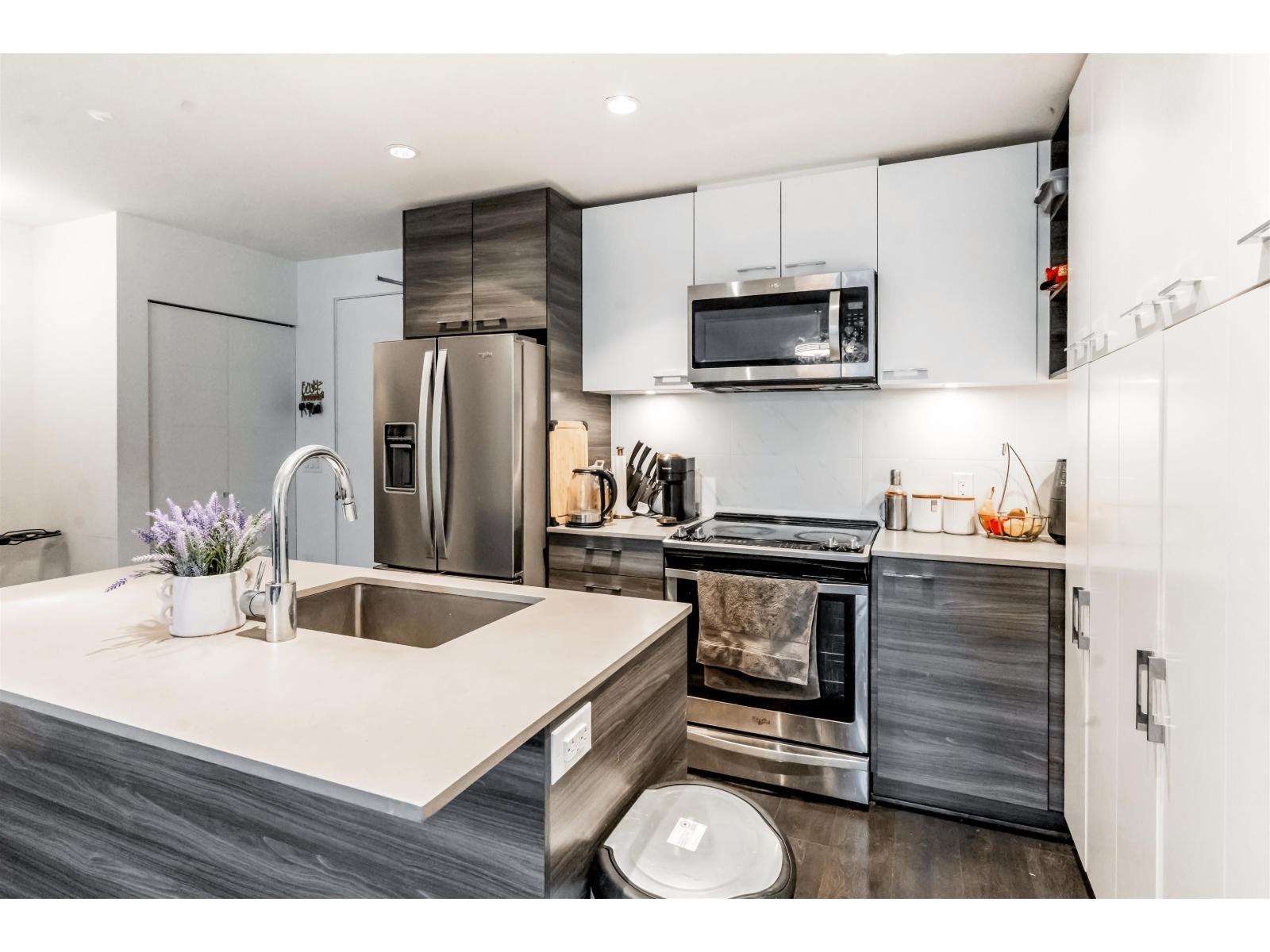 408 10603 140 Street, Surrey, British Columbia  V3T 0M8 - Photo 3 - R3056816