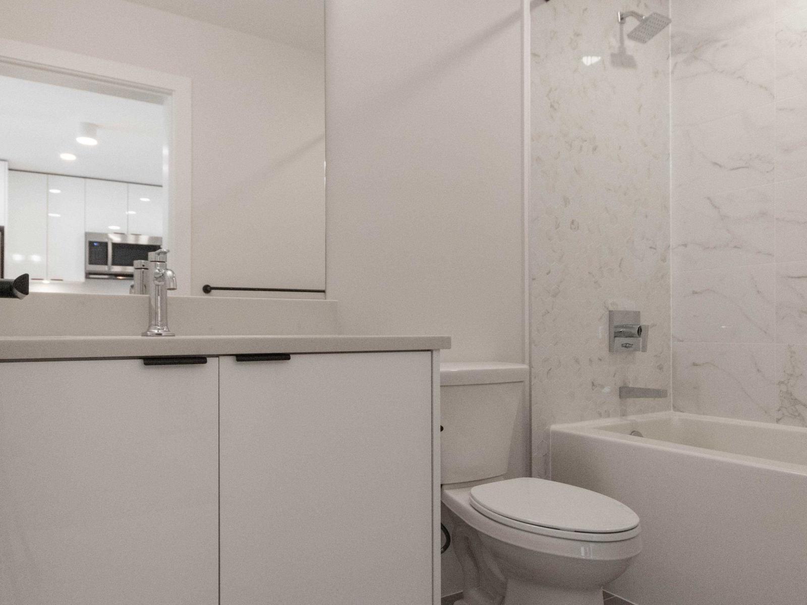 212 13458 95 Avenue, Surrey, British Columbia  V3V 0H1 - Photo 6 - R3057120