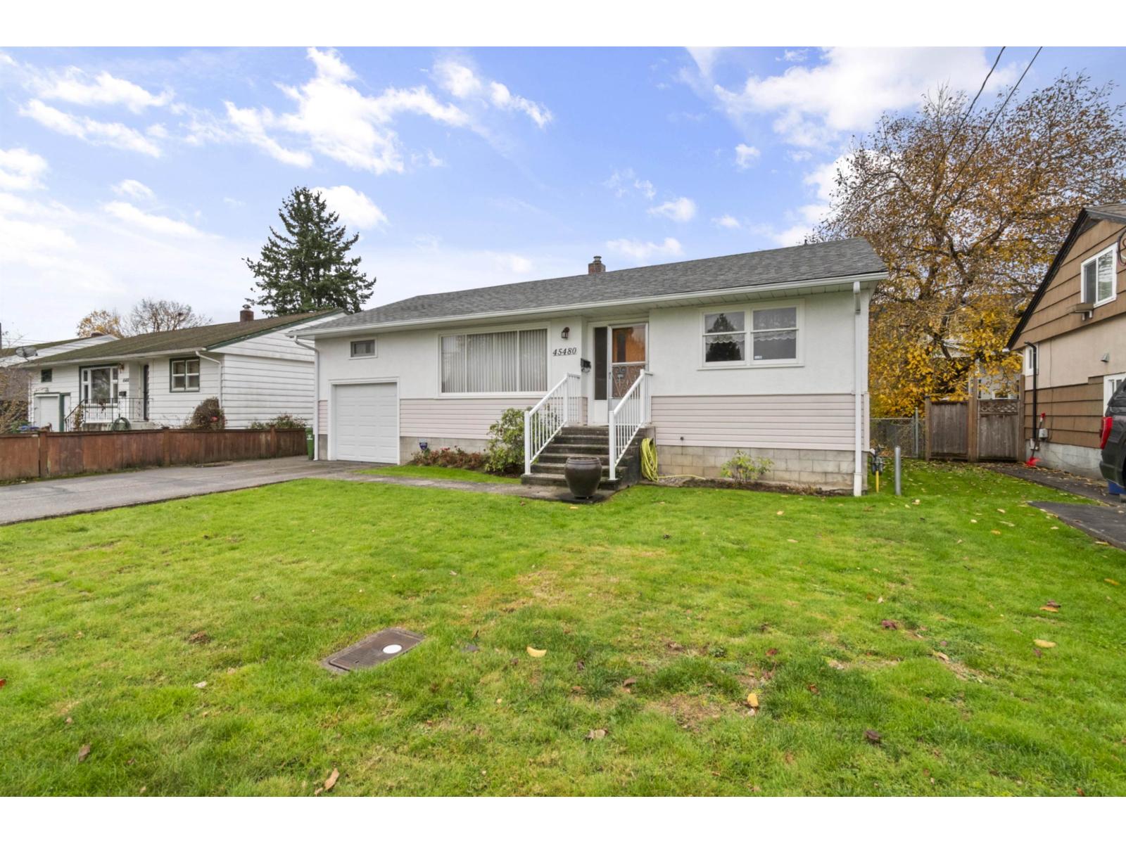 45480 Kipp Avenue, Chilliwack Proper West, Chilliwack, British Columbia  V2P 1Z4 - Photo 2 - R3056062