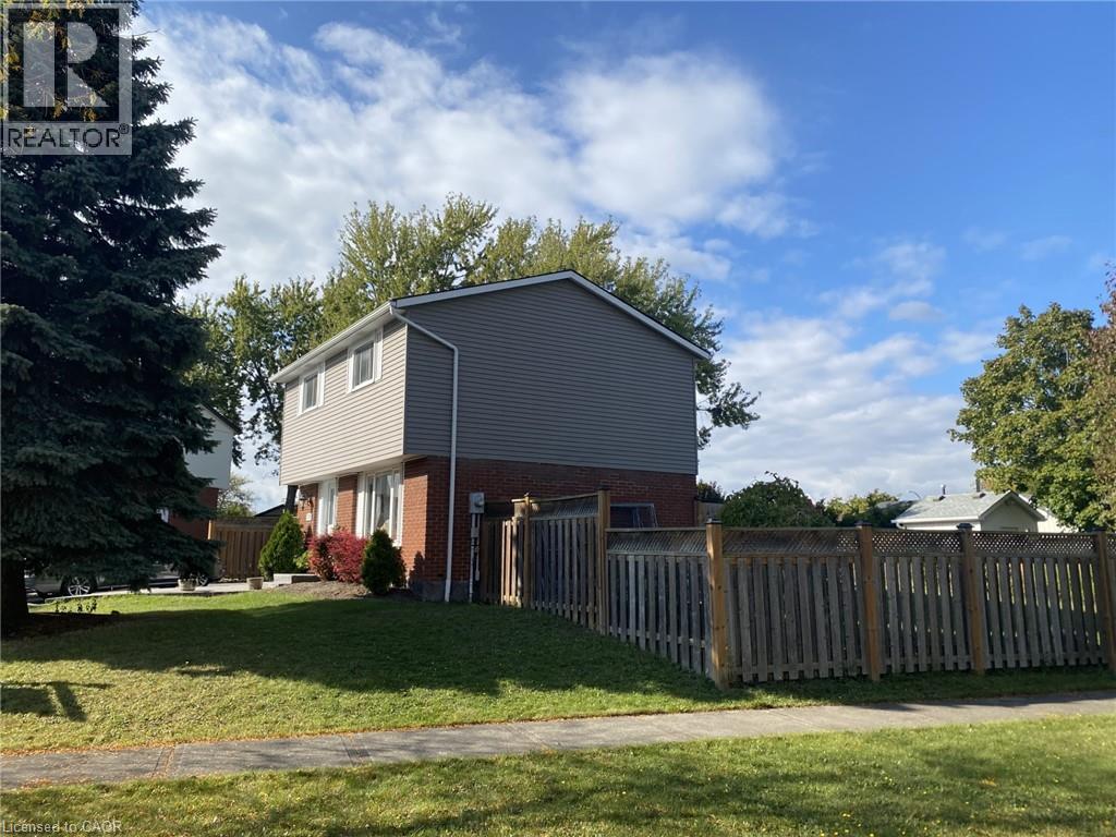 120 CHILTON Drive, Stoney Creek, Ontario
