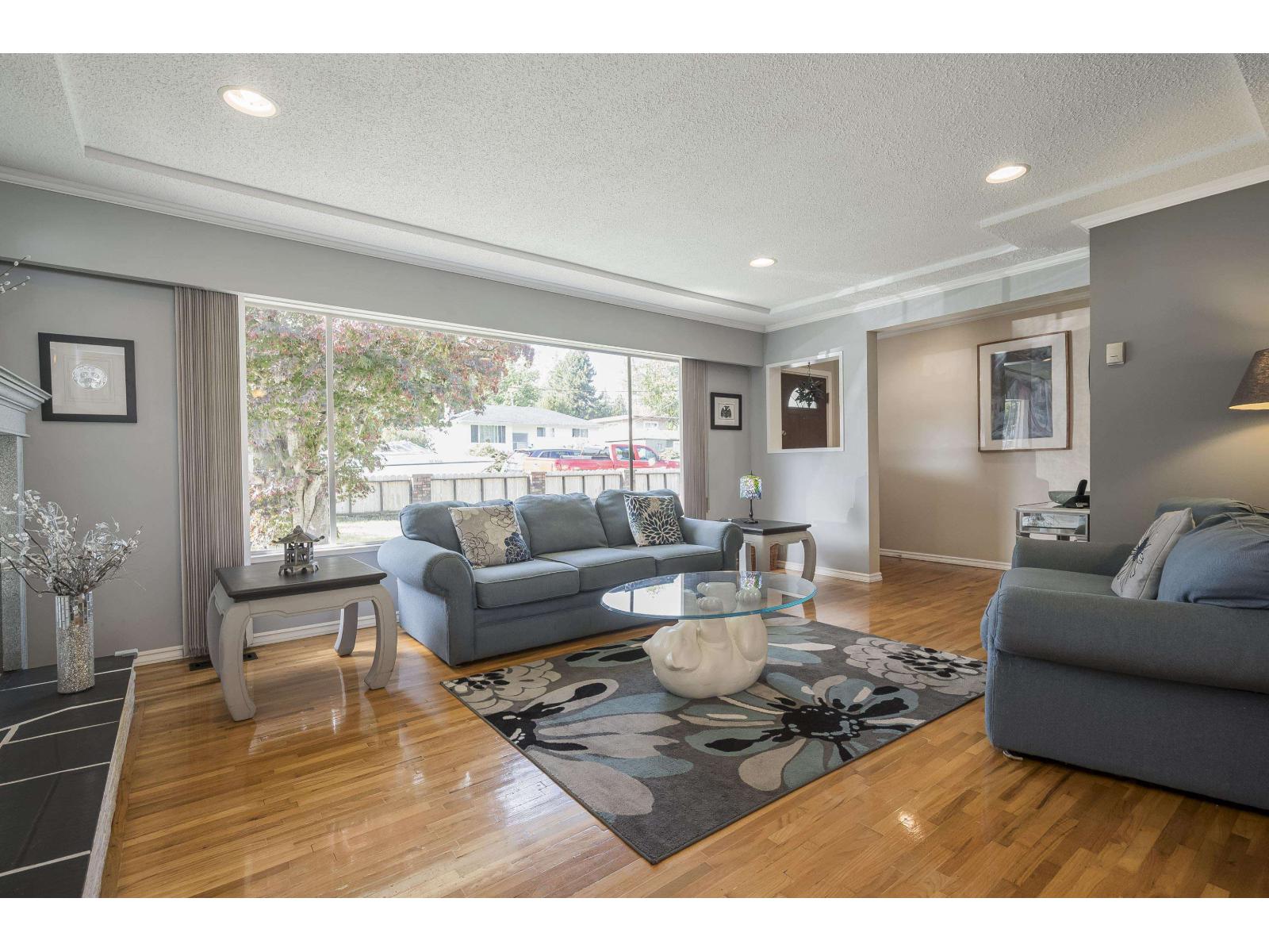 10954 145a Street, Surrey, British Columbia  V3R 3S4 - Photo 6 - R3057587