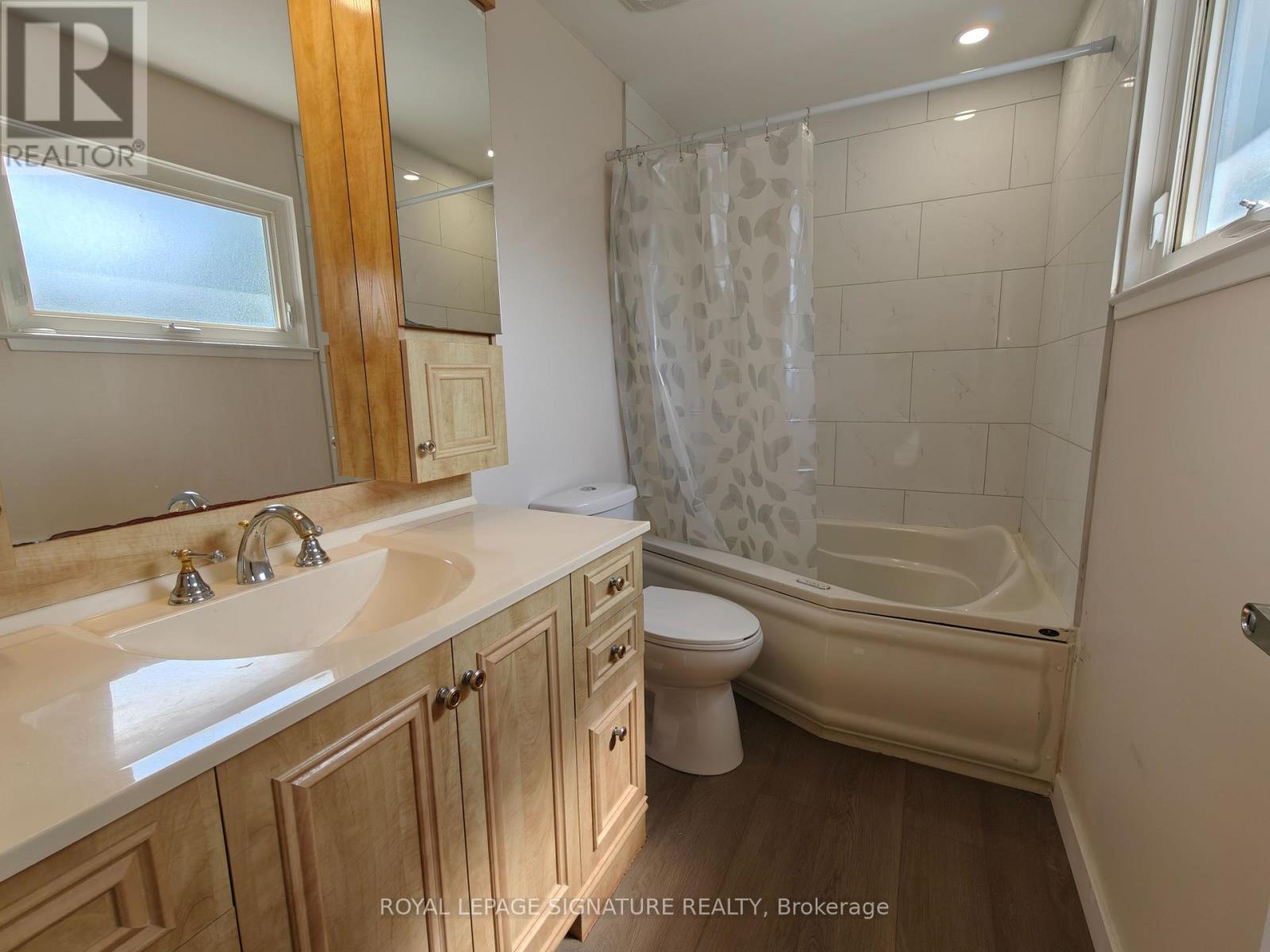 1443 Glen Rutley Circle, Mississauga, Ontario  L4X 1Z8 - Photo 12 - W12406025