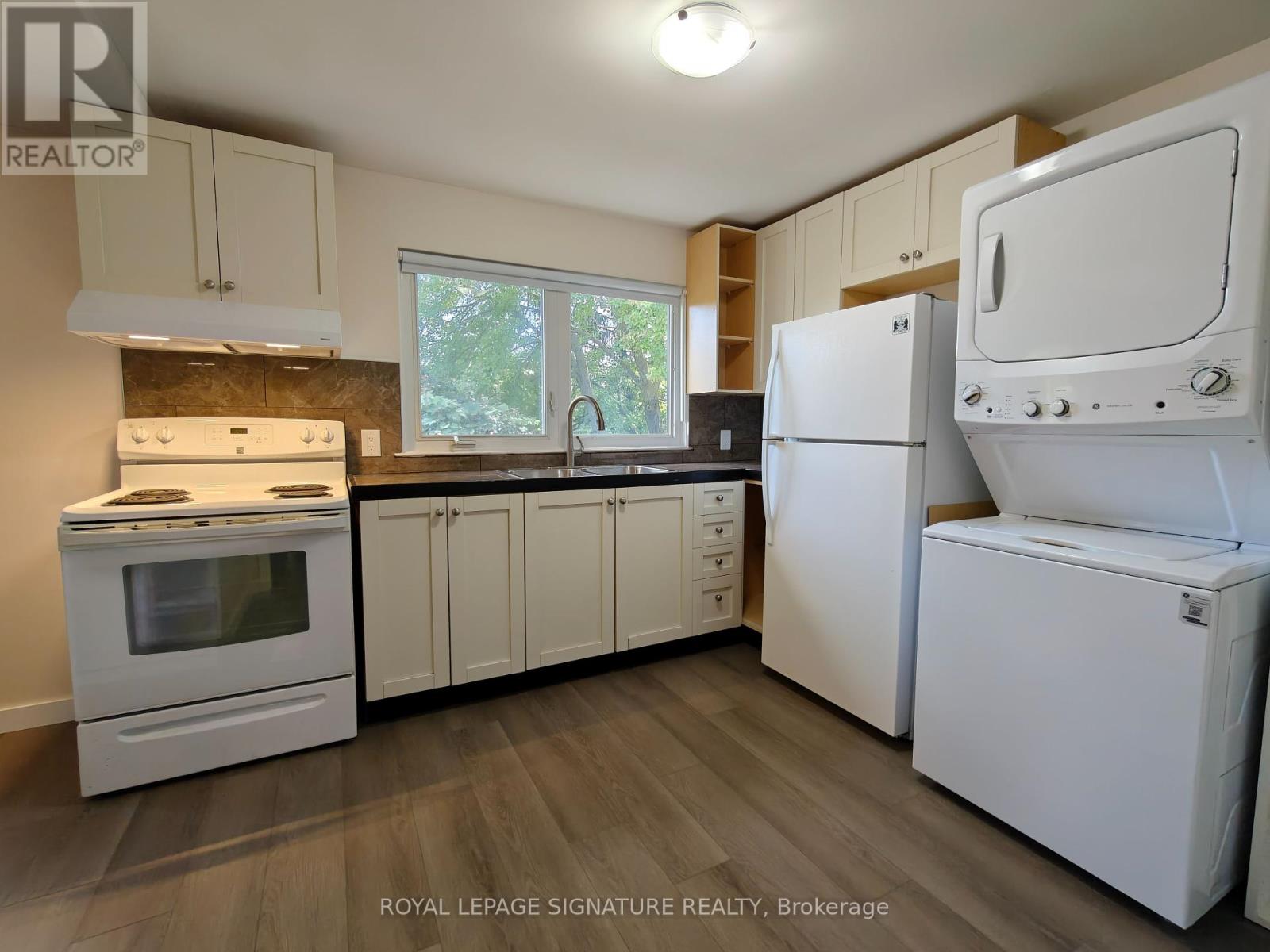 1443 Glen Rutley Circle, Mississauga, Ontario  L4X 1Z8 - Photo 13 - W12406025