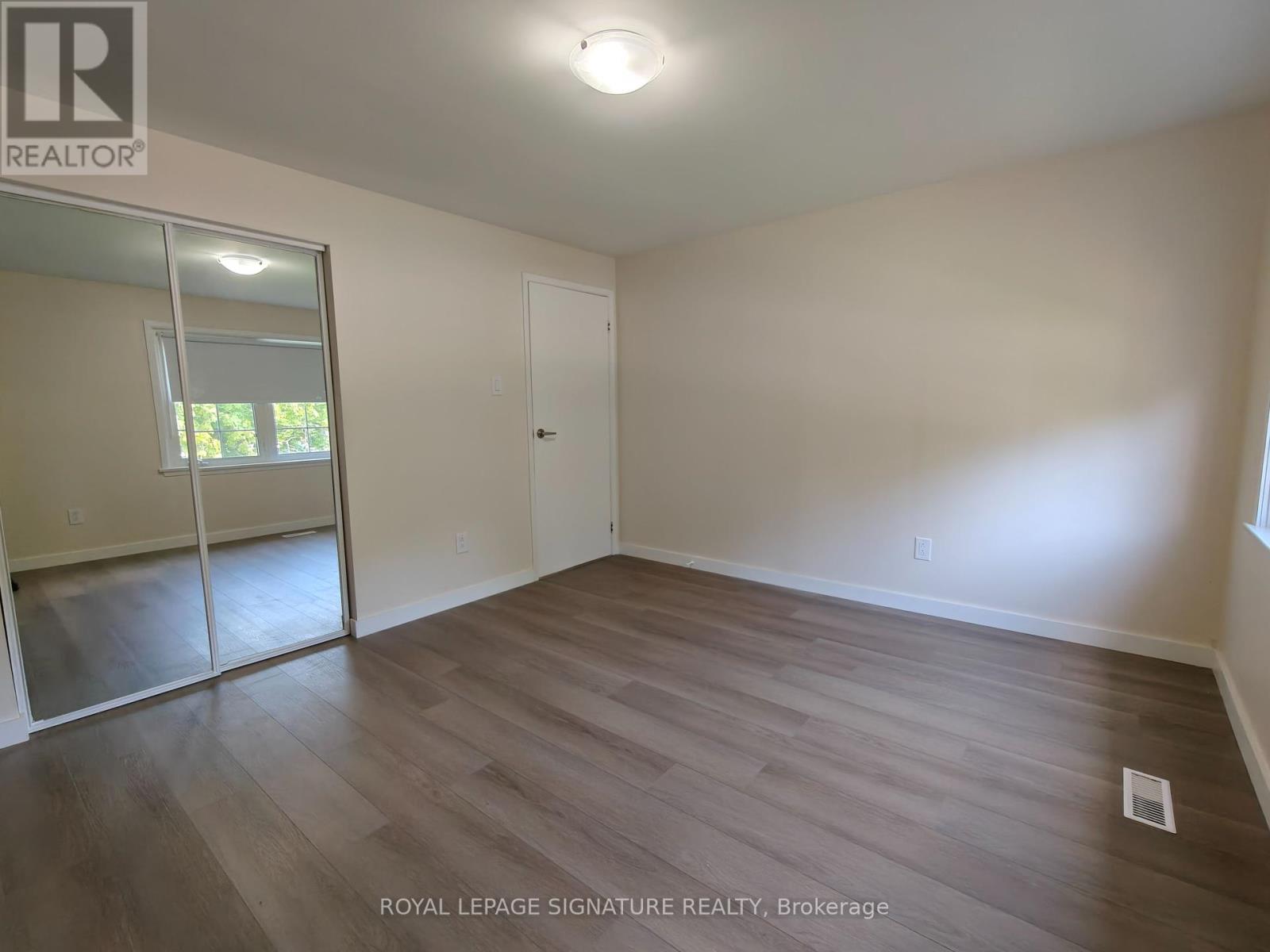 1443 Glen Rutley Circle, Mississauga, Ontario  L4X 1Z8 - Photo 7 - W12406025