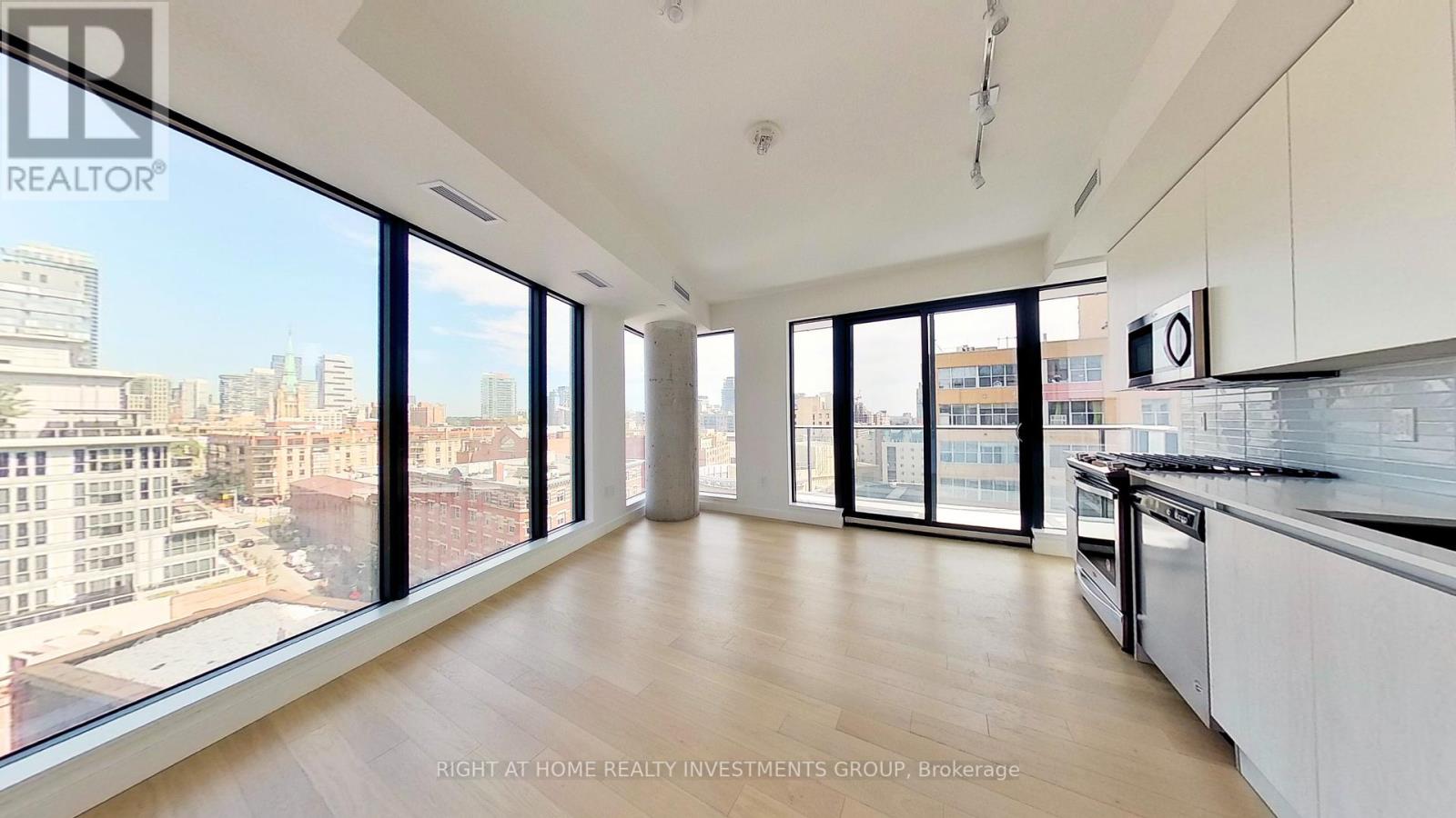 1010 - 2a Church Street, Toronto, Ontario  M5E 0E1 - Photo 6 - C12361295