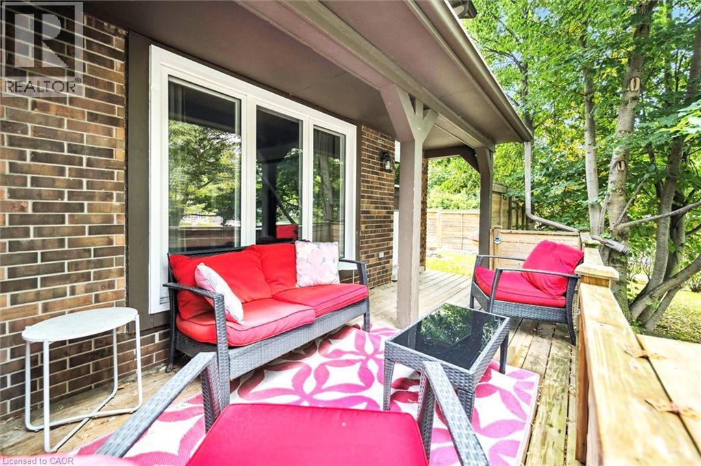 118 Glamis Road, Cambridge, Ontario  N1R 6S8 - Photo 2 - 40778935