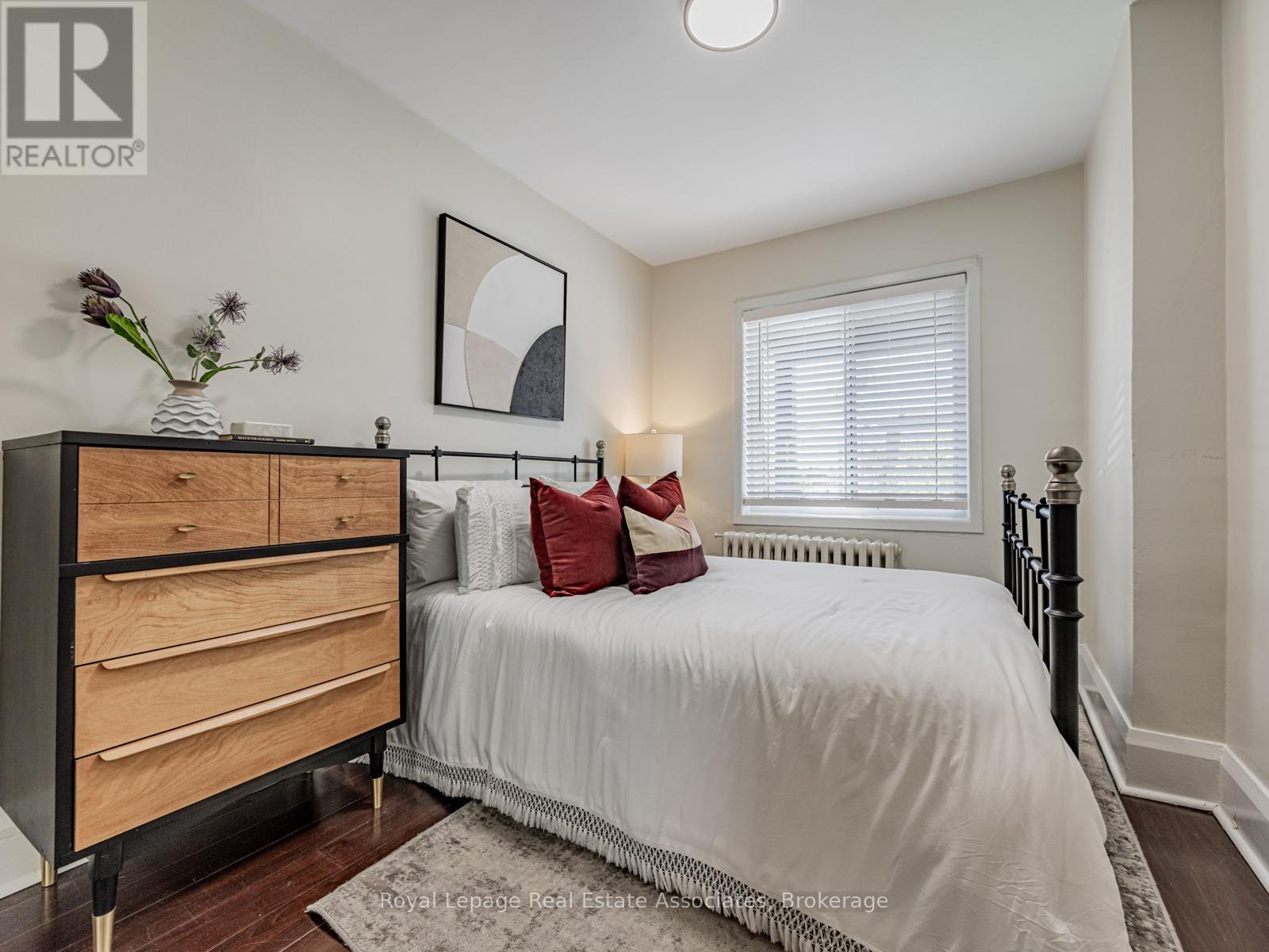 5 Little Boulevard, Toronto, Ontario  M6E 4N1 - Photo 14 - W12460974