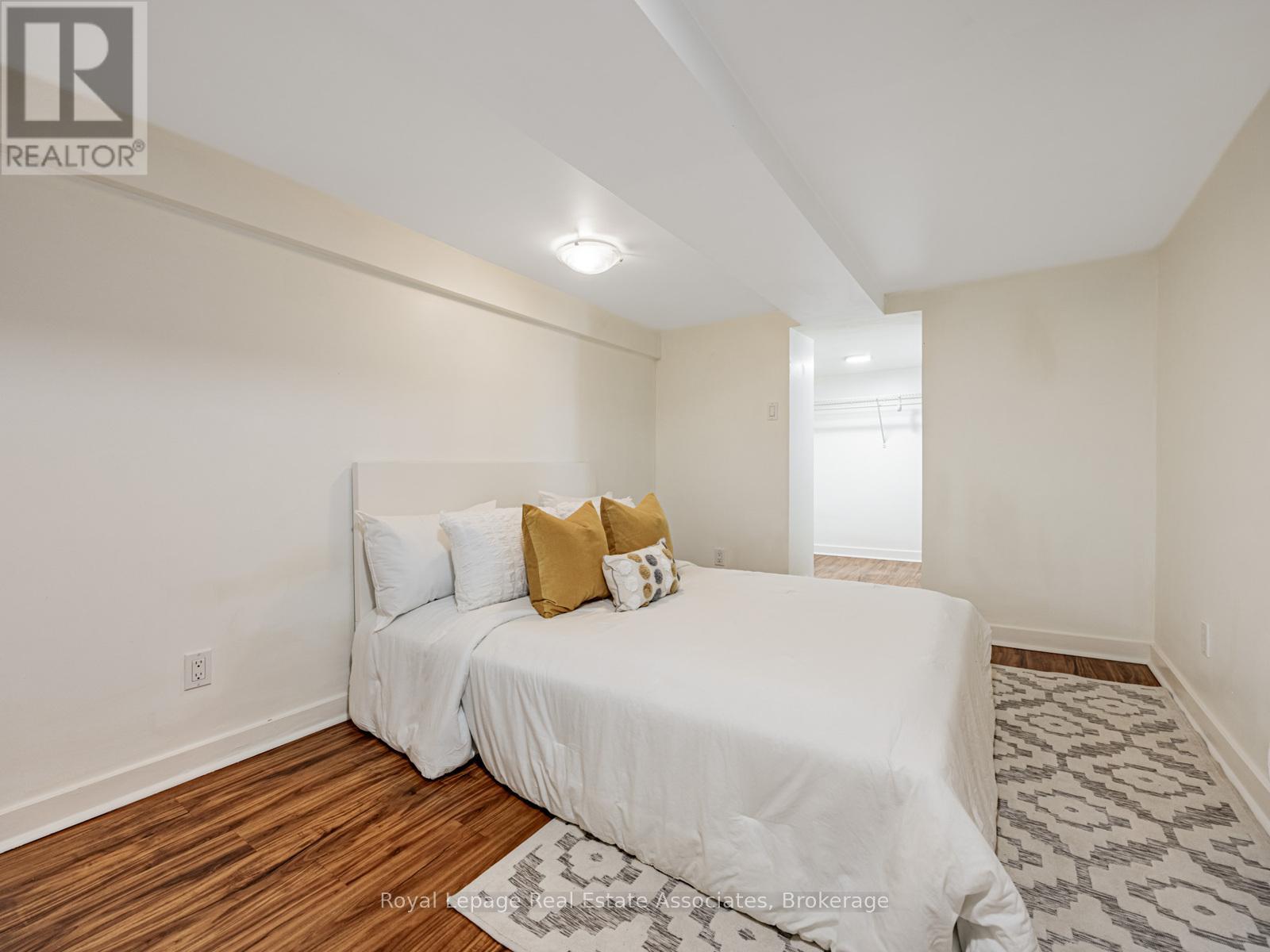 5 Little Boulevard, Toronto, Ontario  M6E 4N1 - Photo 26 - W12460974