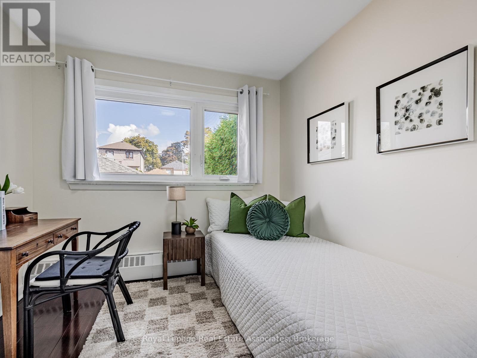 5 Little Boulevard, Toronto, Ontario  M6E 4N1 - Photo 15 - W12460974