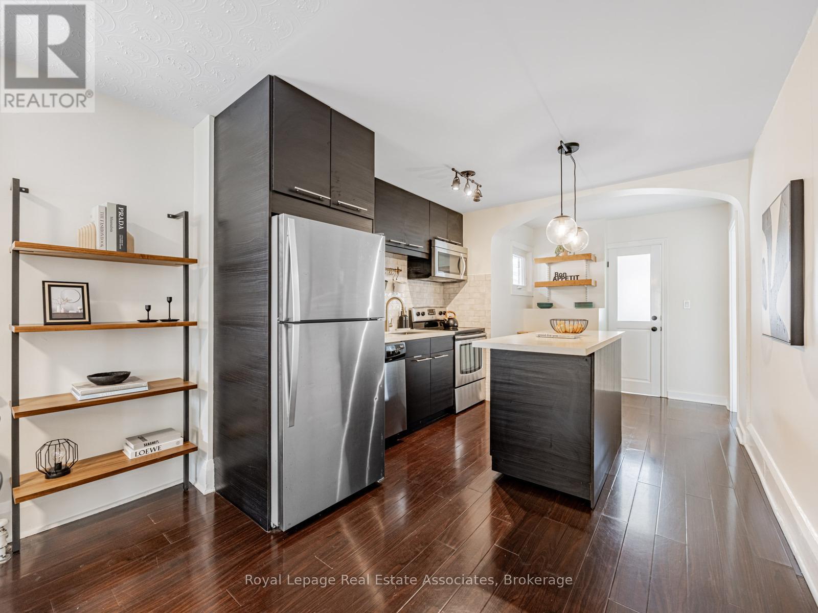 5 Little Boulevard, Toronto, Ontario  M6E 4N1 - Photo 9 - W12460974