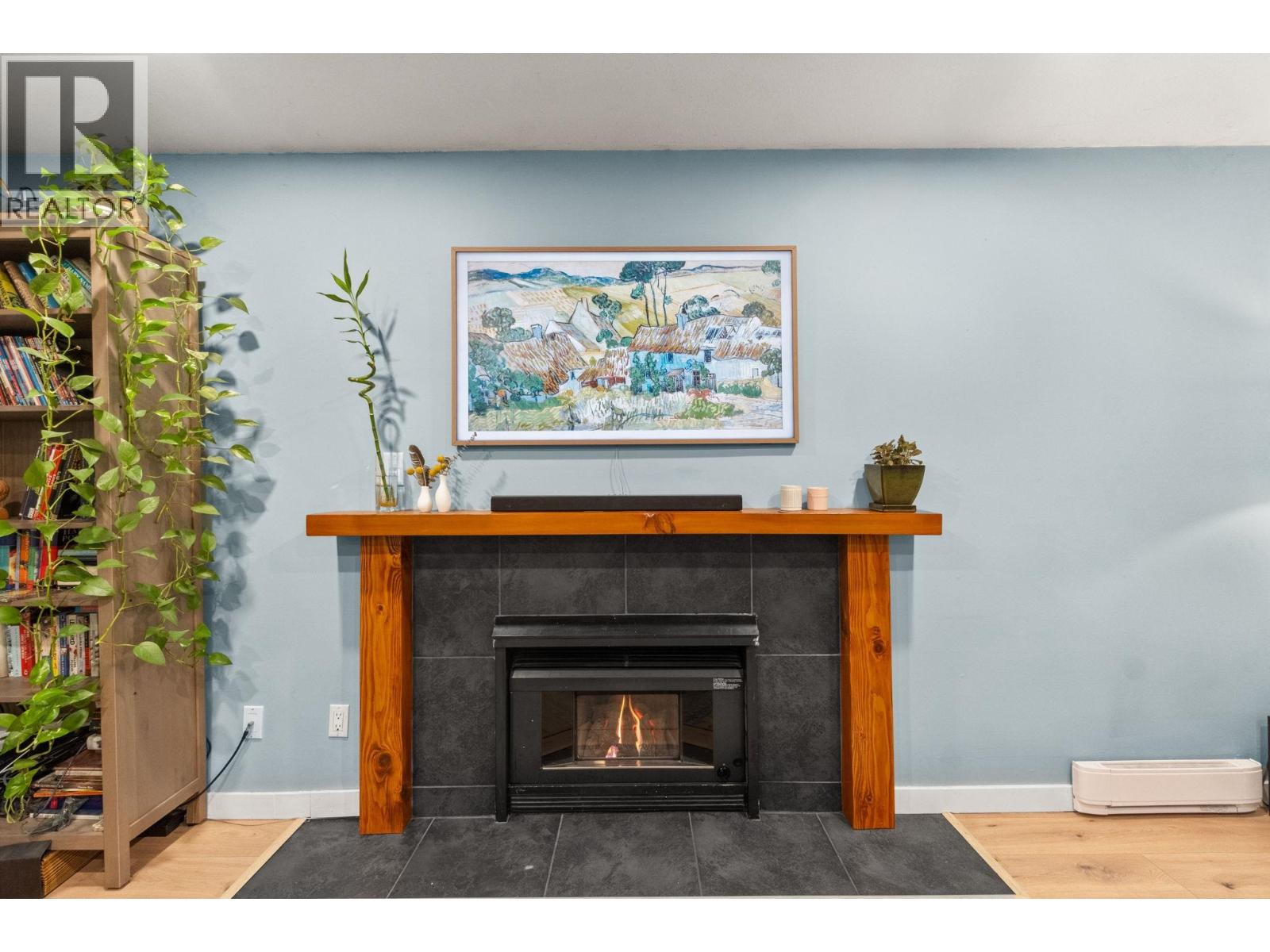102 1689 E 4th Avenue, Vancouver, British Columbia  V5N 1J7 - Photo 2 - R3057791