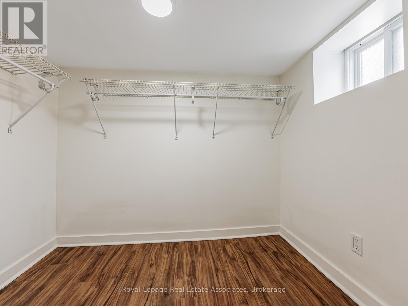 5 Little Boulevard, Toronto, Ontario  M6E 4N1 - Photo 27 - W12460974