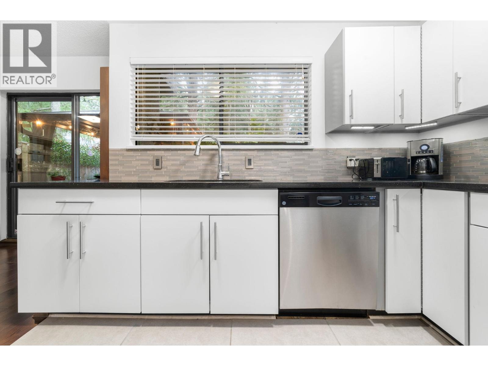 1131 Lillooet Road, North Vancouver, British Columbia  V7J 2H7 - Photo 14 - R3058014