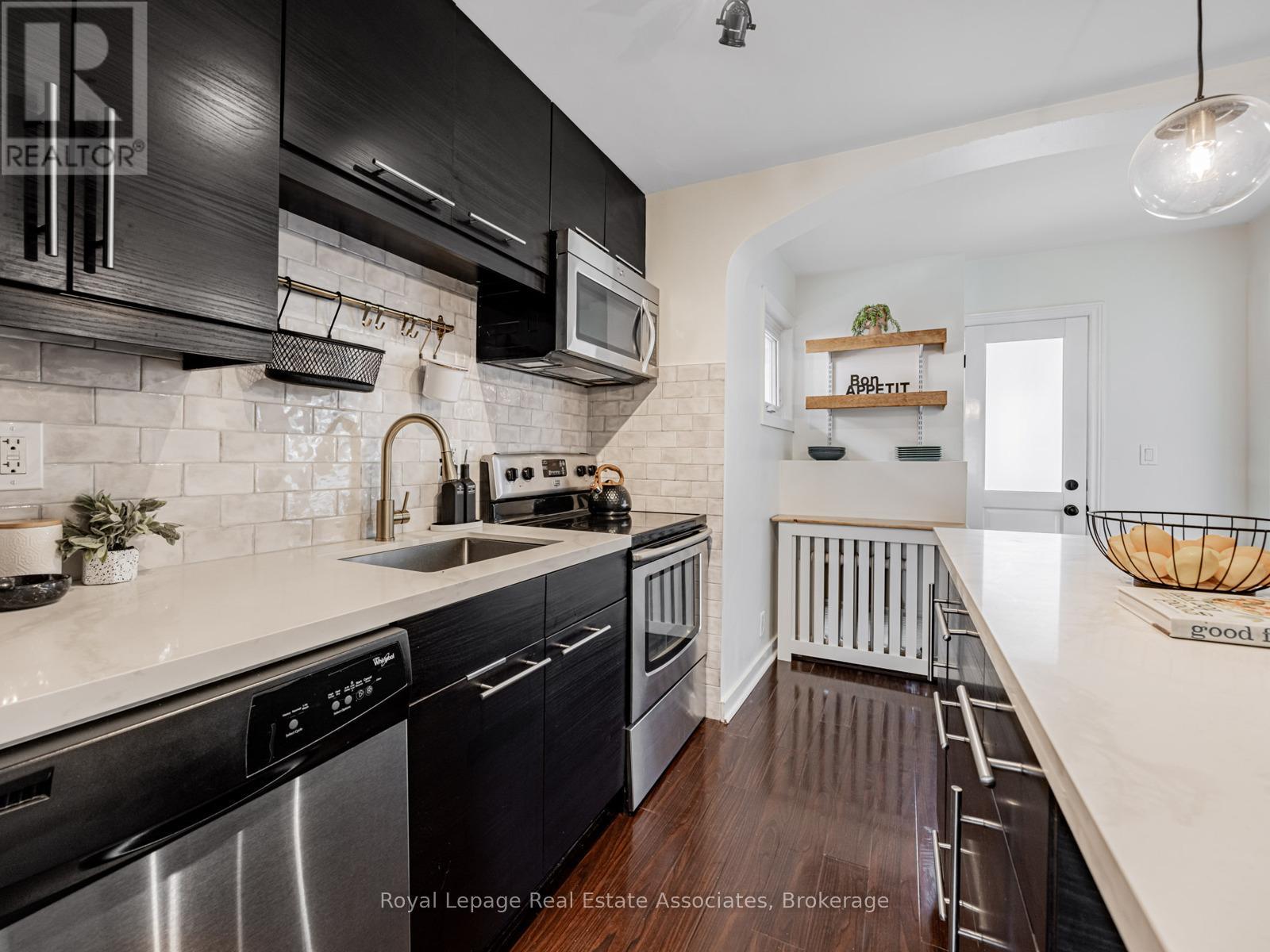 5 Little Boulevard, Toronto, Ontario  M6E 4N1 - Photo 5 - W12460974