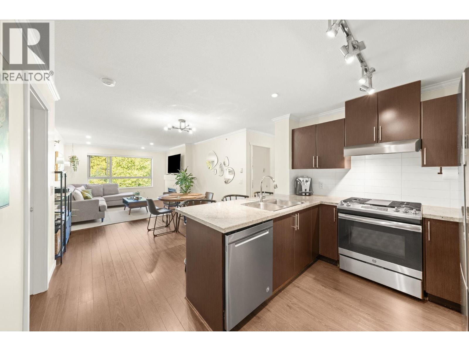 419 700 Klahanie Drive, Port Moody, British Columbia  V3H 5L3 - Photo 8 - R3058058