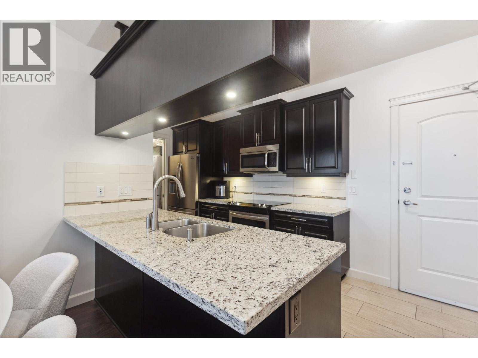 412 12635 190a Street, Pitt Meadows, British Columbia  V3Y 0E8 - Photo 2 - R3058060